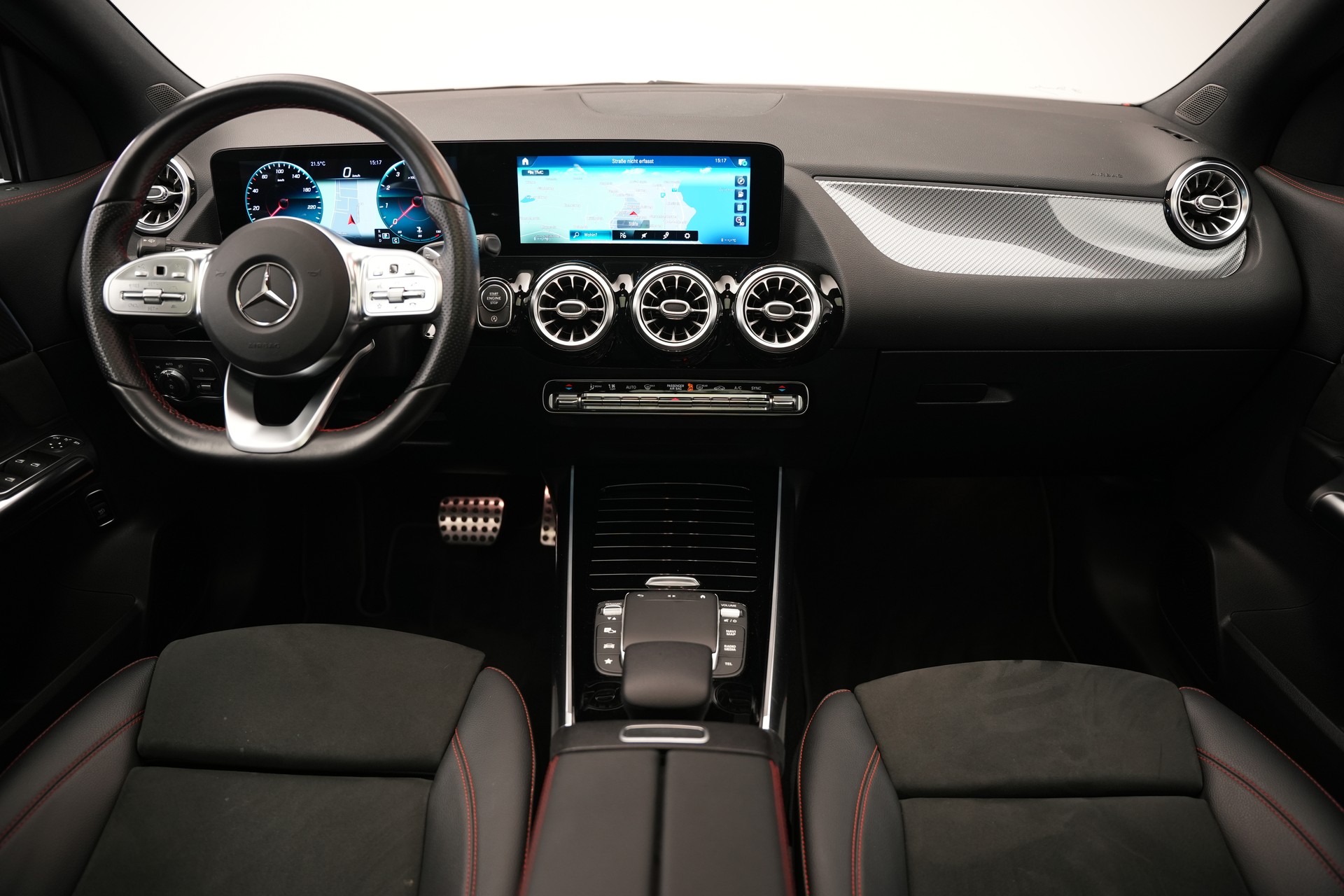 MERCEDES-BENZ GLA 200 AMG Line 7G-DCT *CH-Fahrzeug* *Panorama*-image-9