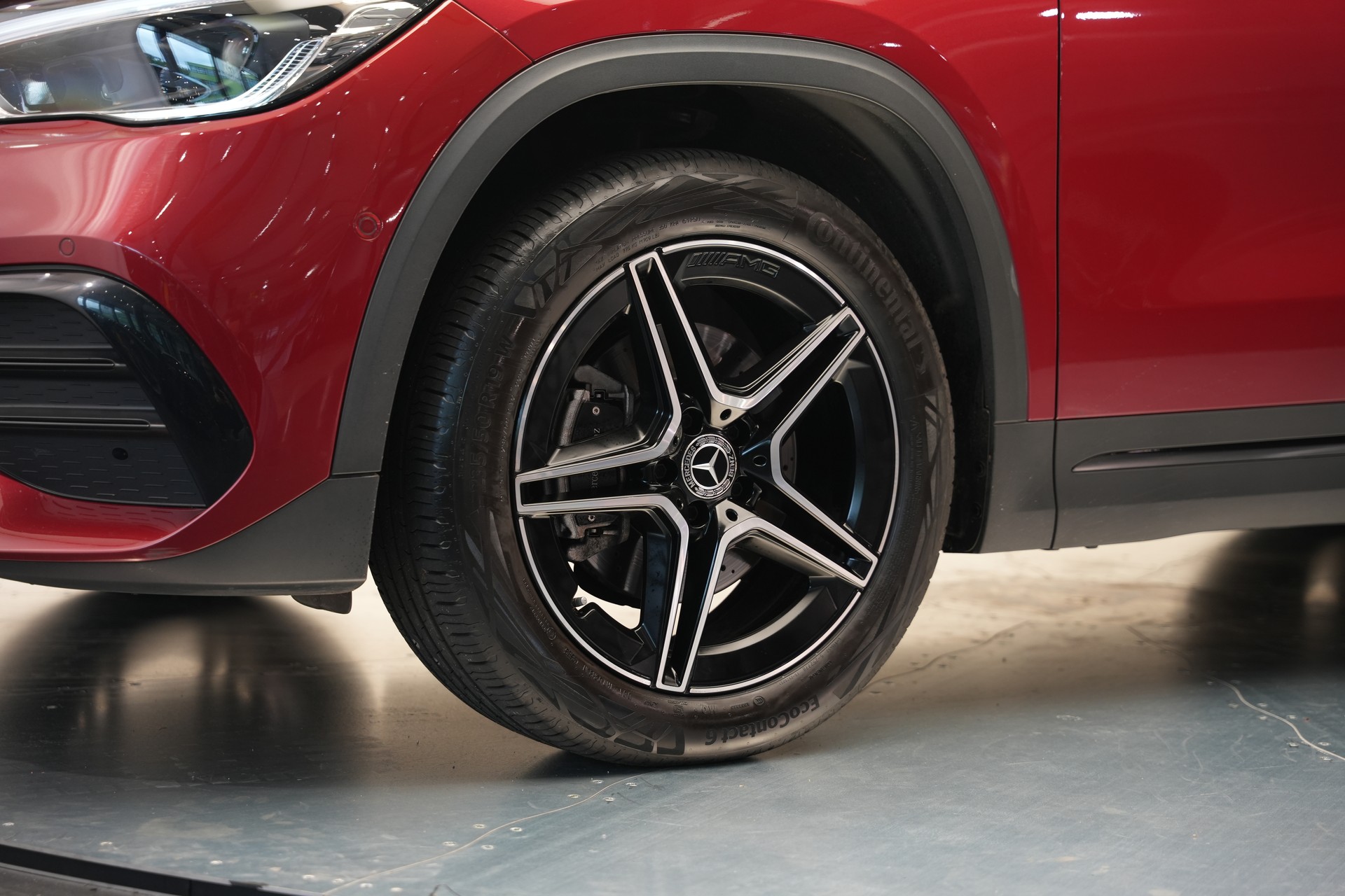 MERCEDES-BENZ GLA 200 AMG Line 7G-DCT *CH-Fahrzeug* *Panorama*-image-34