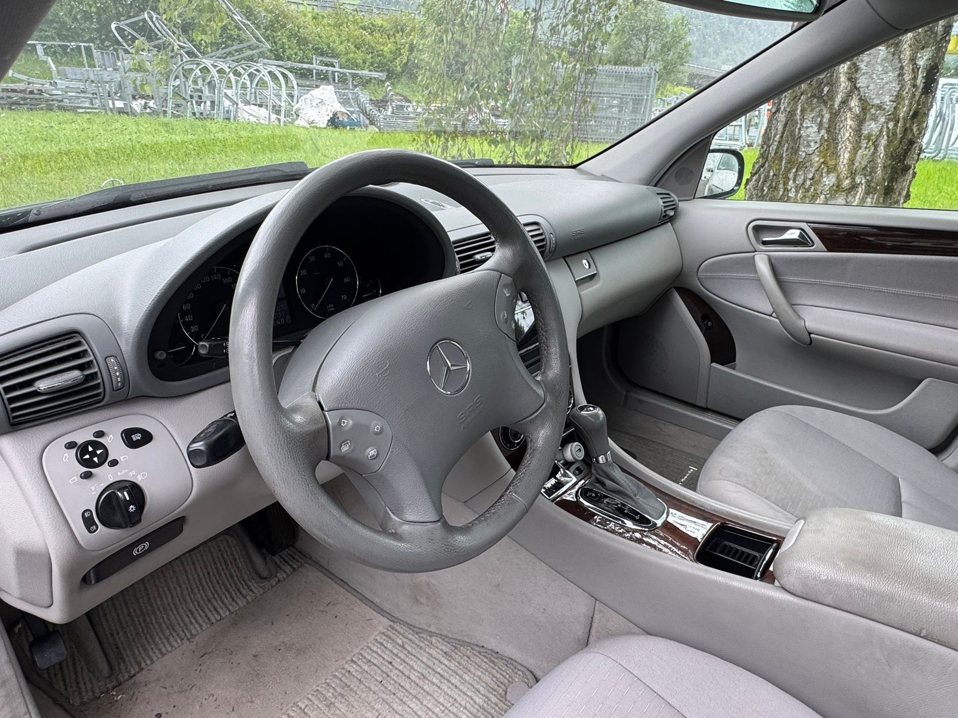 MERCEDES-BENZ C 240 Elégance-image-7
