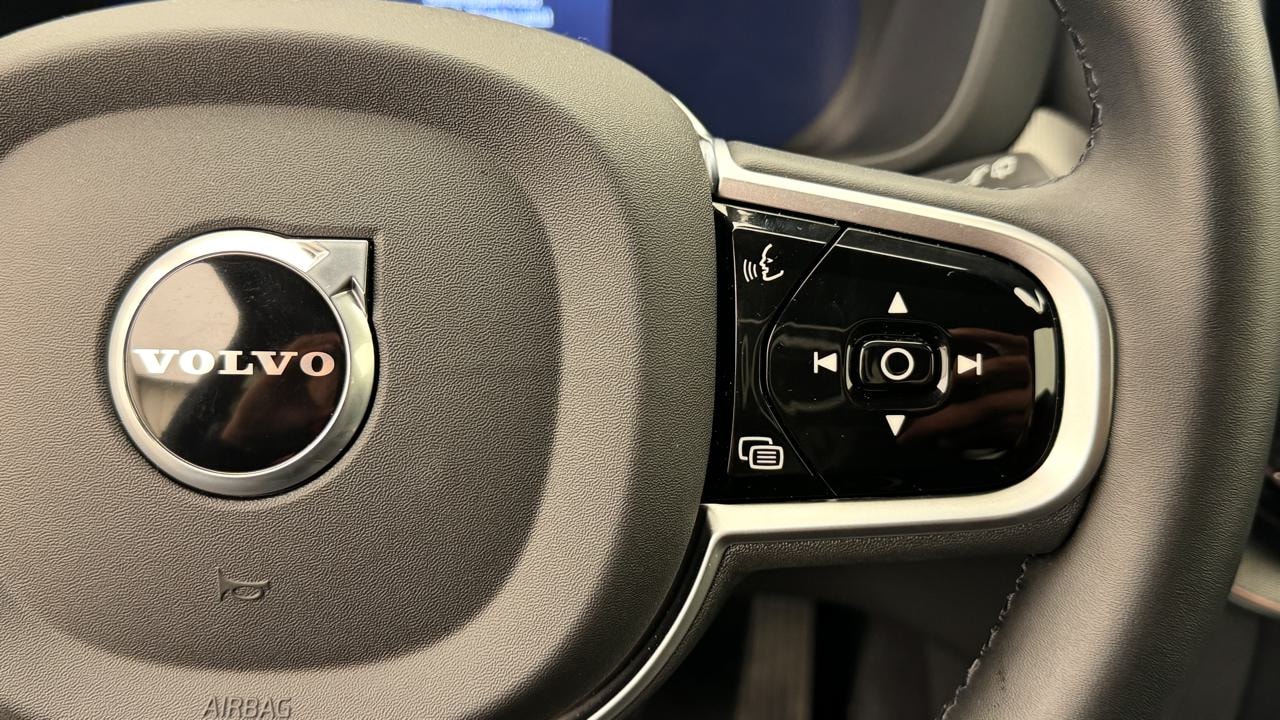VOLVO XC60 B5 Benzin Mild Hybrid AWD Black Edition Geartronic-image-9
