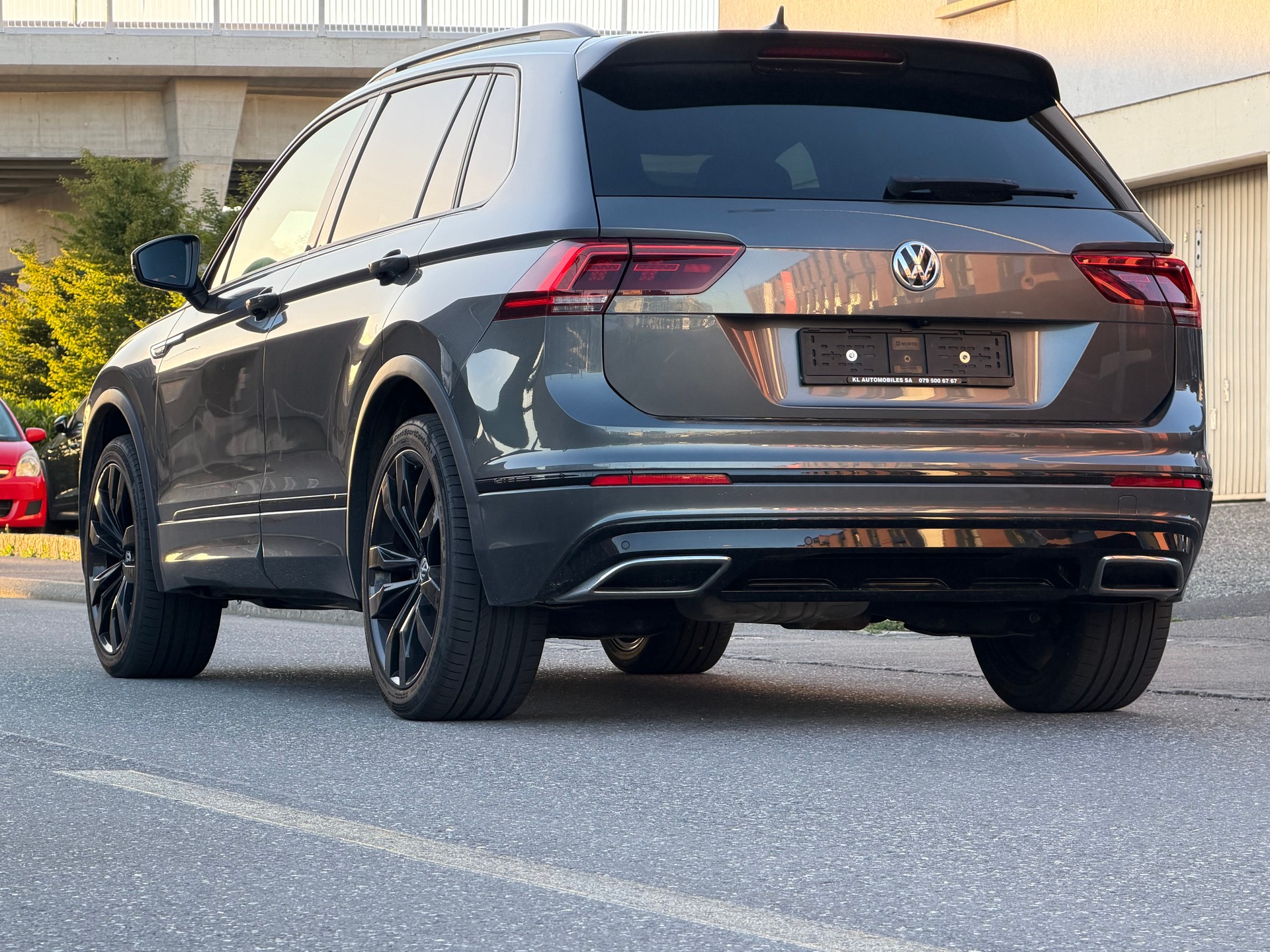 VW Tiguan 2.0 TDI SCR Highline 4Motion DSG-image-4