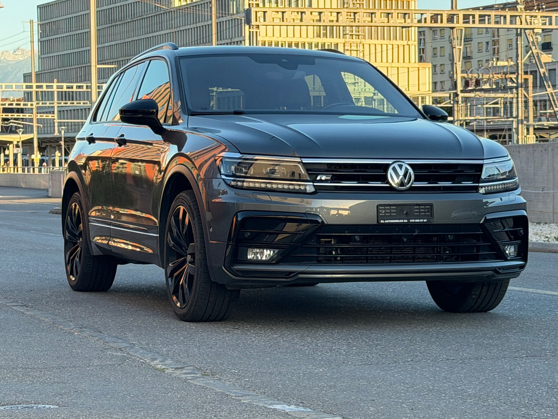 VW Tiguan 2.0 TDI SCR Highline 4Motion DSG-image-2