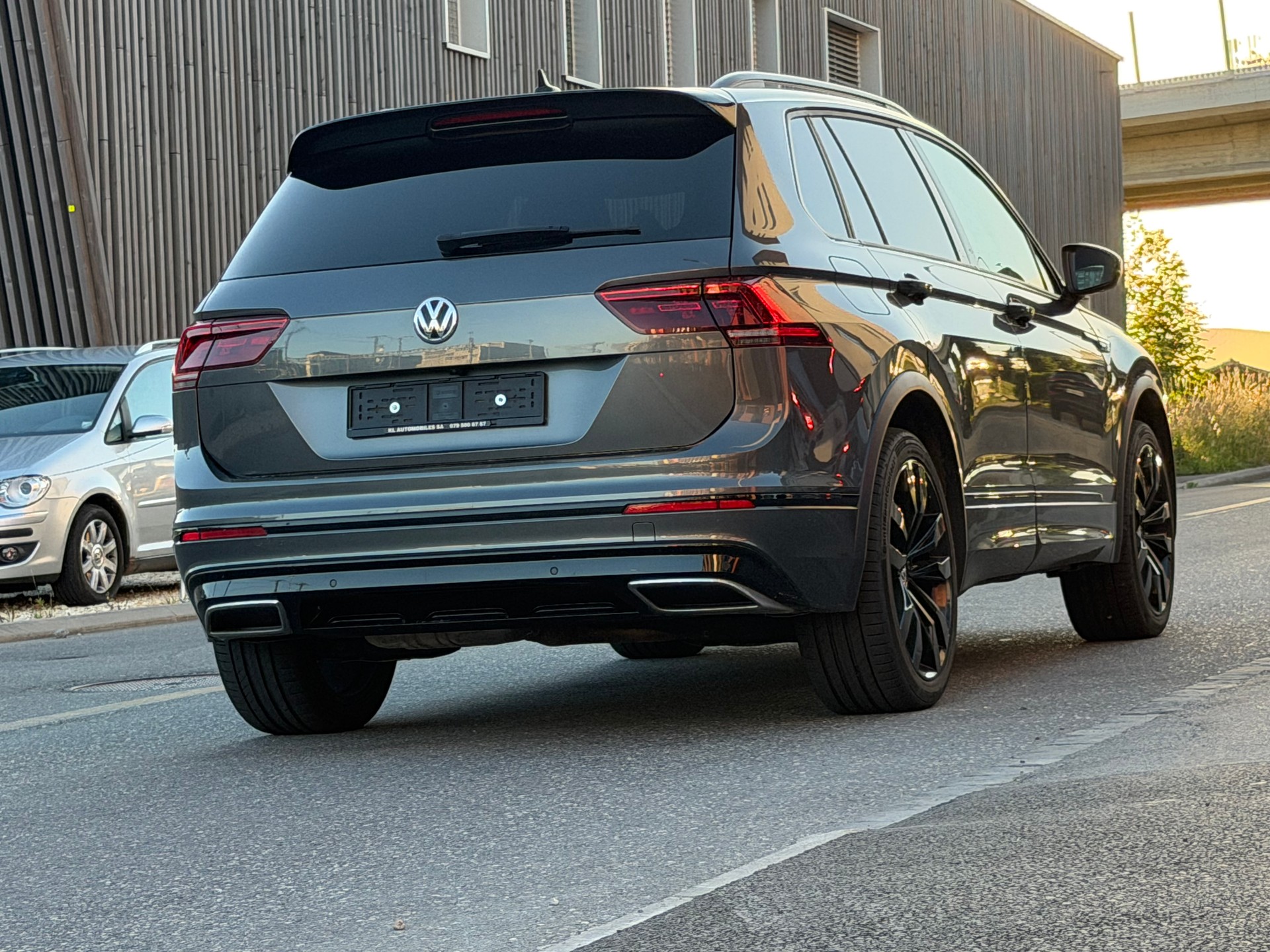 VW Tiguan 2.0 TDI SCR Highline 4Motion DSG-image-3