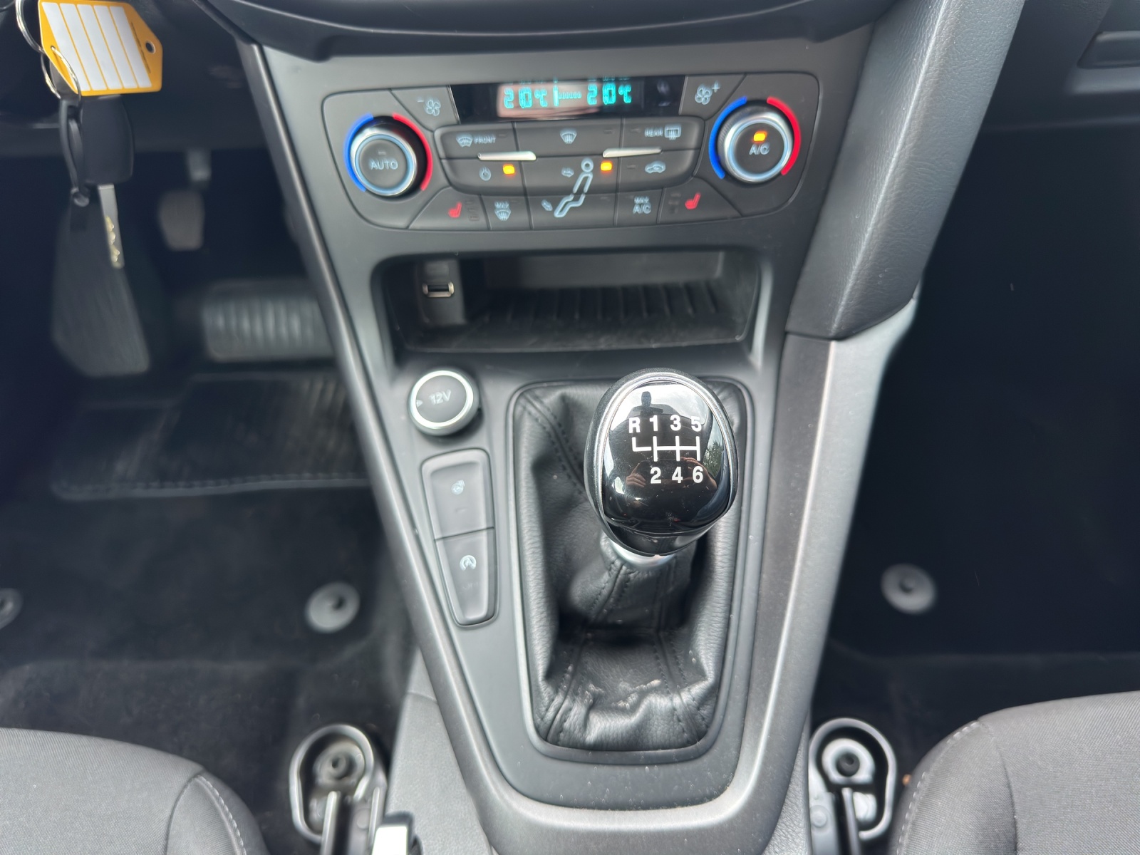 FORD Focus 1.5 SCTi Titanium-image-9