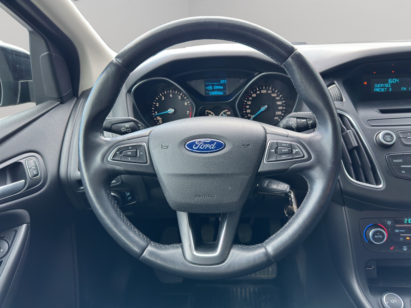 FORD Focus 1.5 SCTi Titanium-image-12