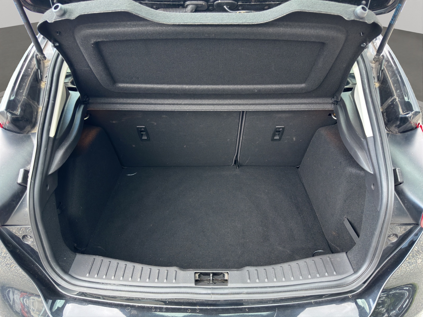 FORD Focus 1.5 SCTi Titanium-image-14