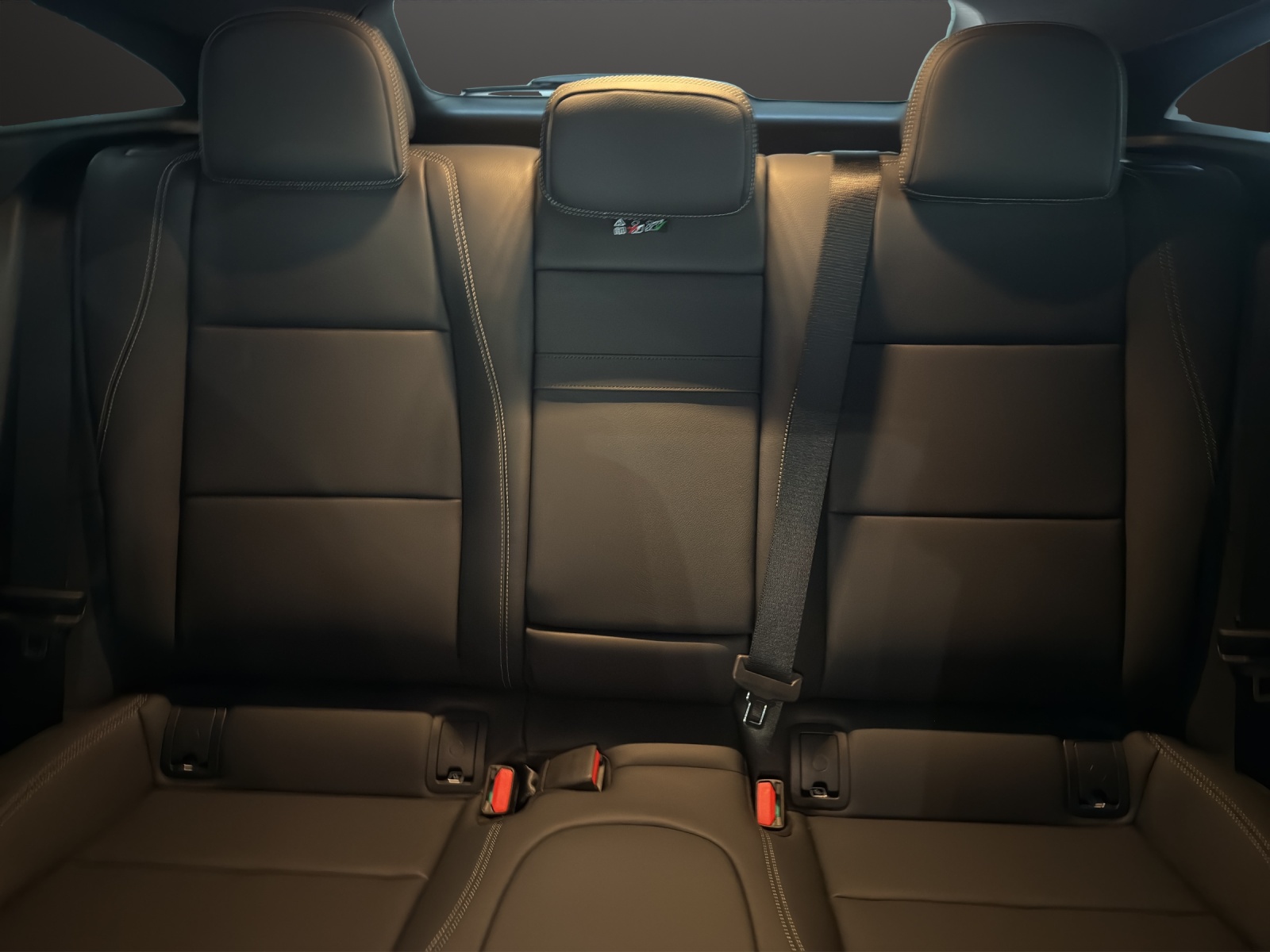 MERCEDES-BENZ CLA 220 4MATIC Shooting Brake-image-14