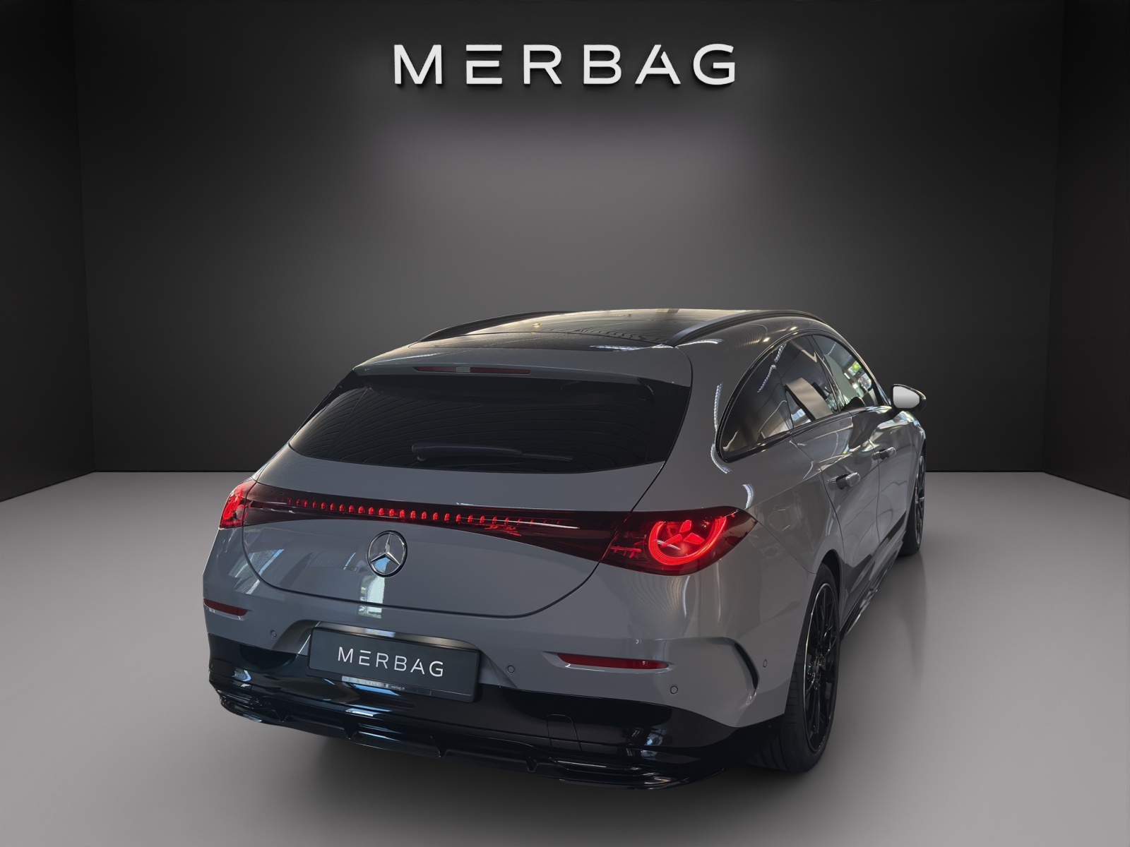MERCEDES-BENZ CLA 220 4MATIC Shooting Brake-image-4