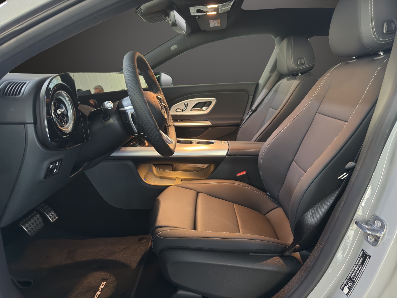 MERCEDES-BENZ CLA 220 4MATIC Shooting Brake-image-9