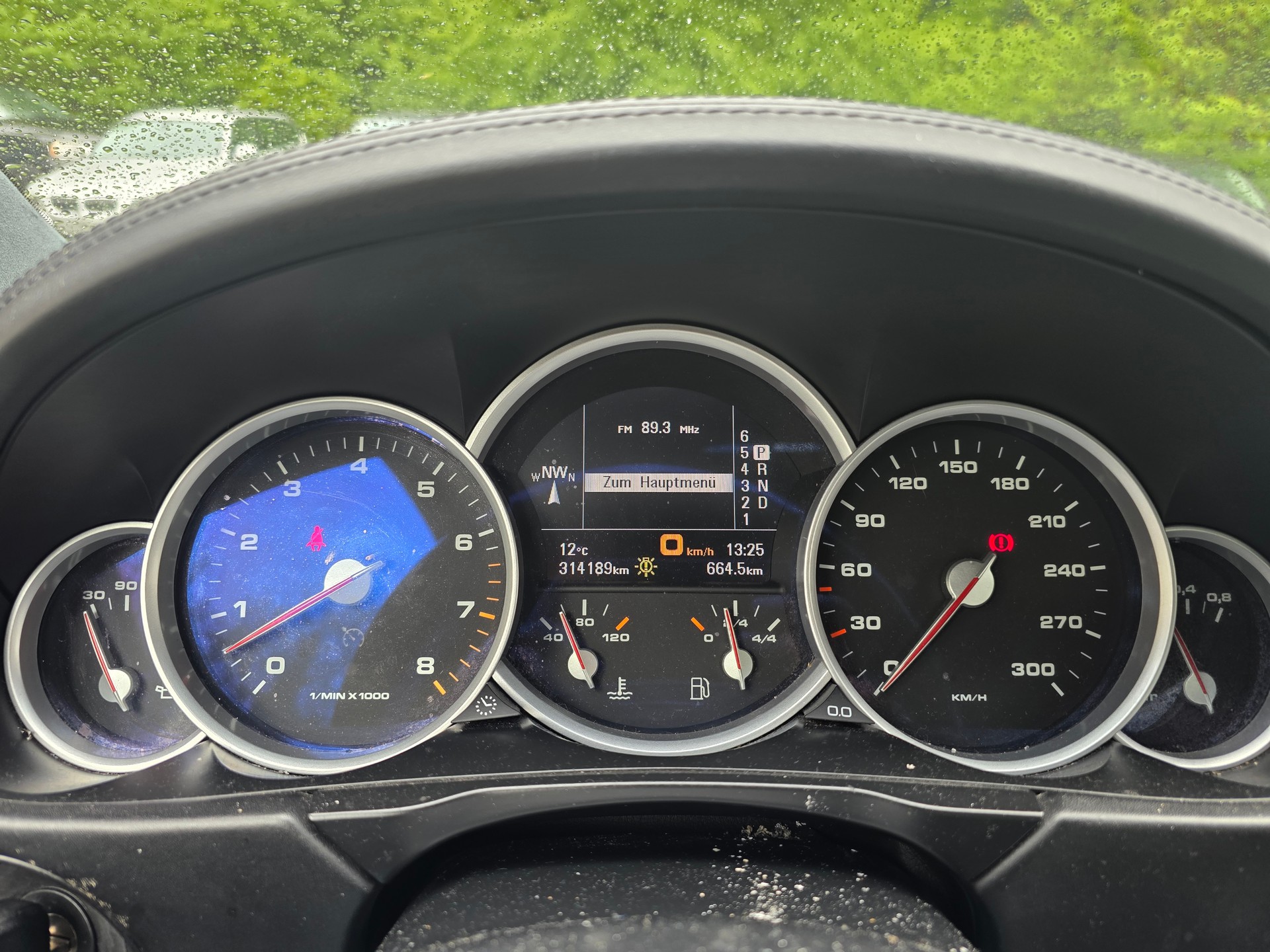 PORSCHE Cayenne Turbo-image-11