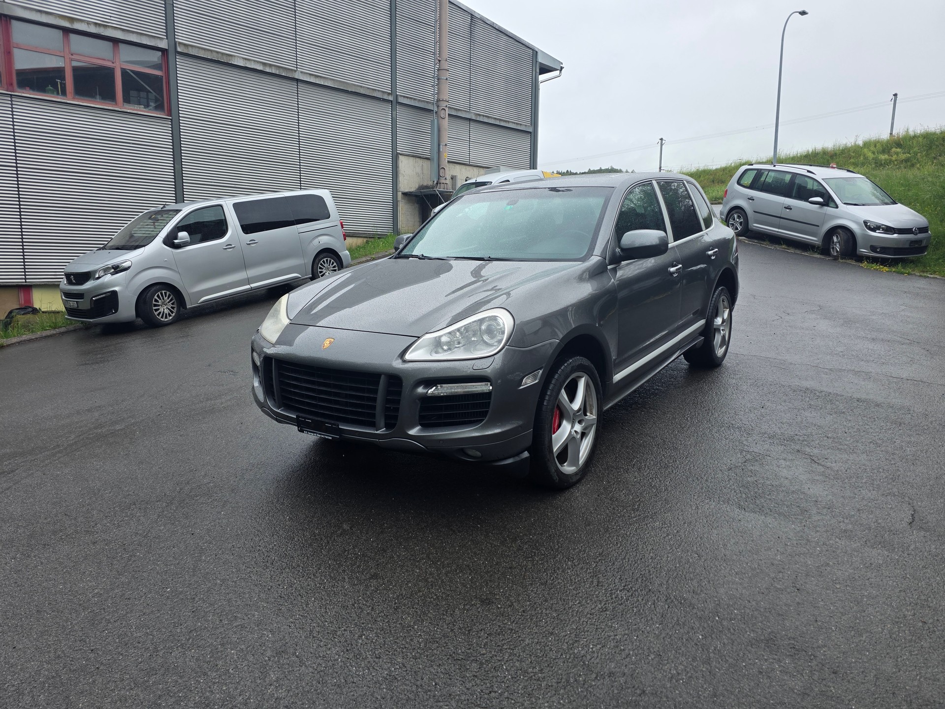 PORSCHE Cayenne Turbo-image-1
