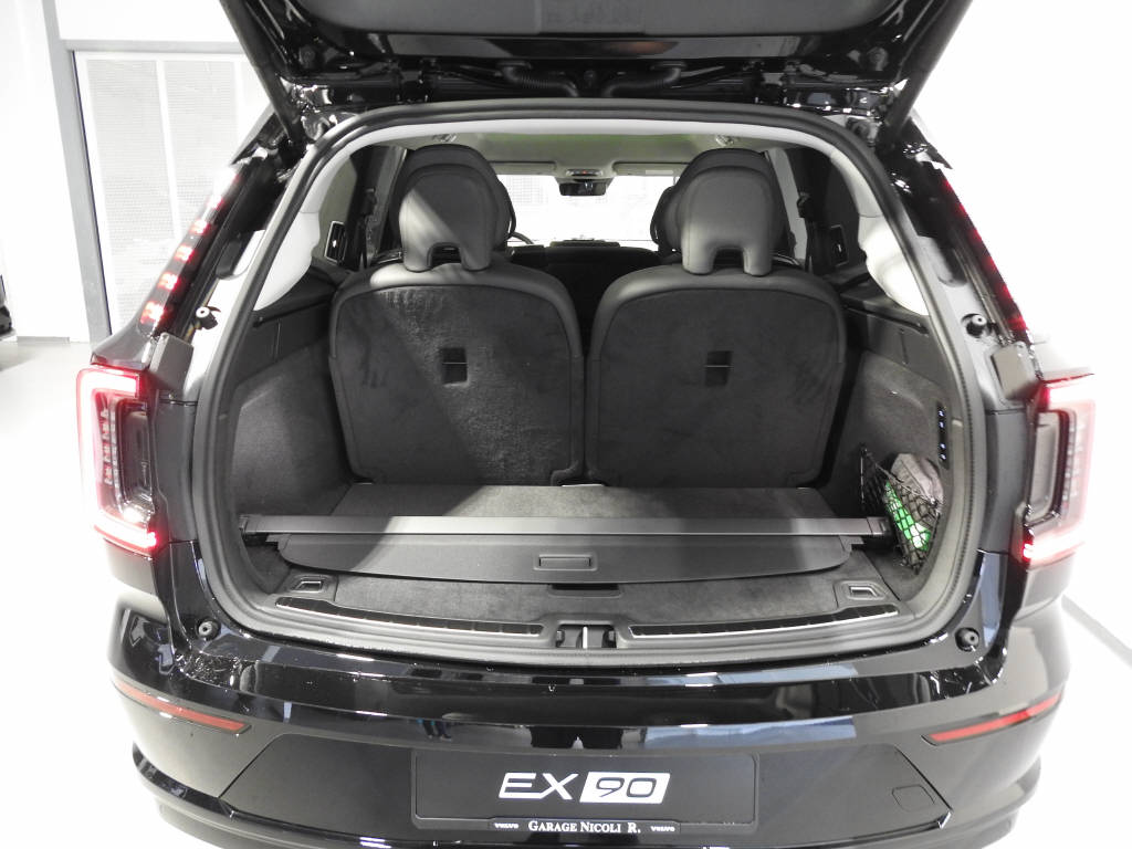 VOLVO EX 90 Twin Ultra AWD-image-6