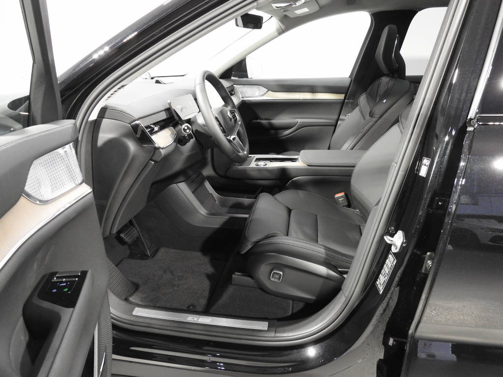 VOLVO EX 90 Twin Ultra AWD-image-10