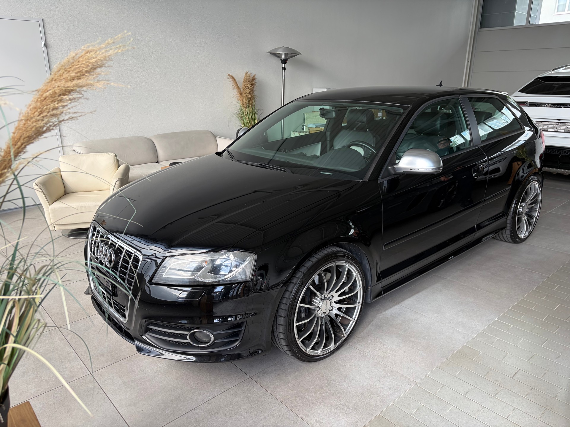 AUDI S3 2.0 TFSI quattro-image-4