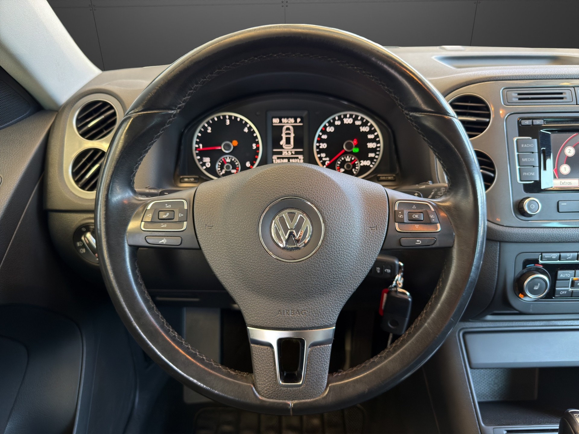 VW Tiguan 2.0 TDI BlueMotion Track&Field 4Motion DSG-image-11