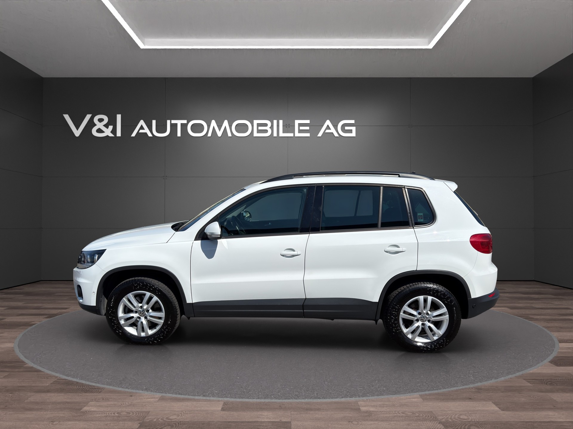 VW Tiguan 2.0 TDI BlueMotion Track&Field 4Motion DSG-image-5