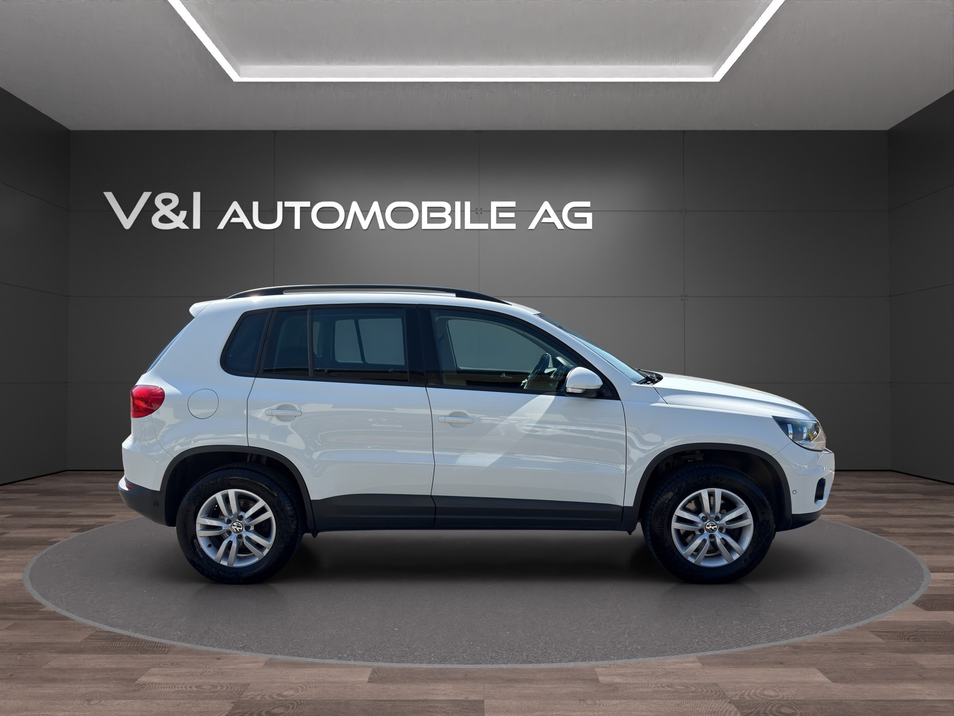 VW Tiguan 2.0 TDI BlueMotion Track&Field 4Motion DSG-image-6