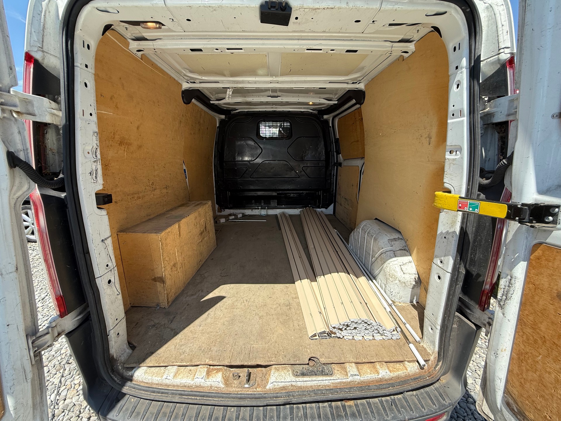 FORD Transit Custom Van 250 L1H1 Startup-image-9