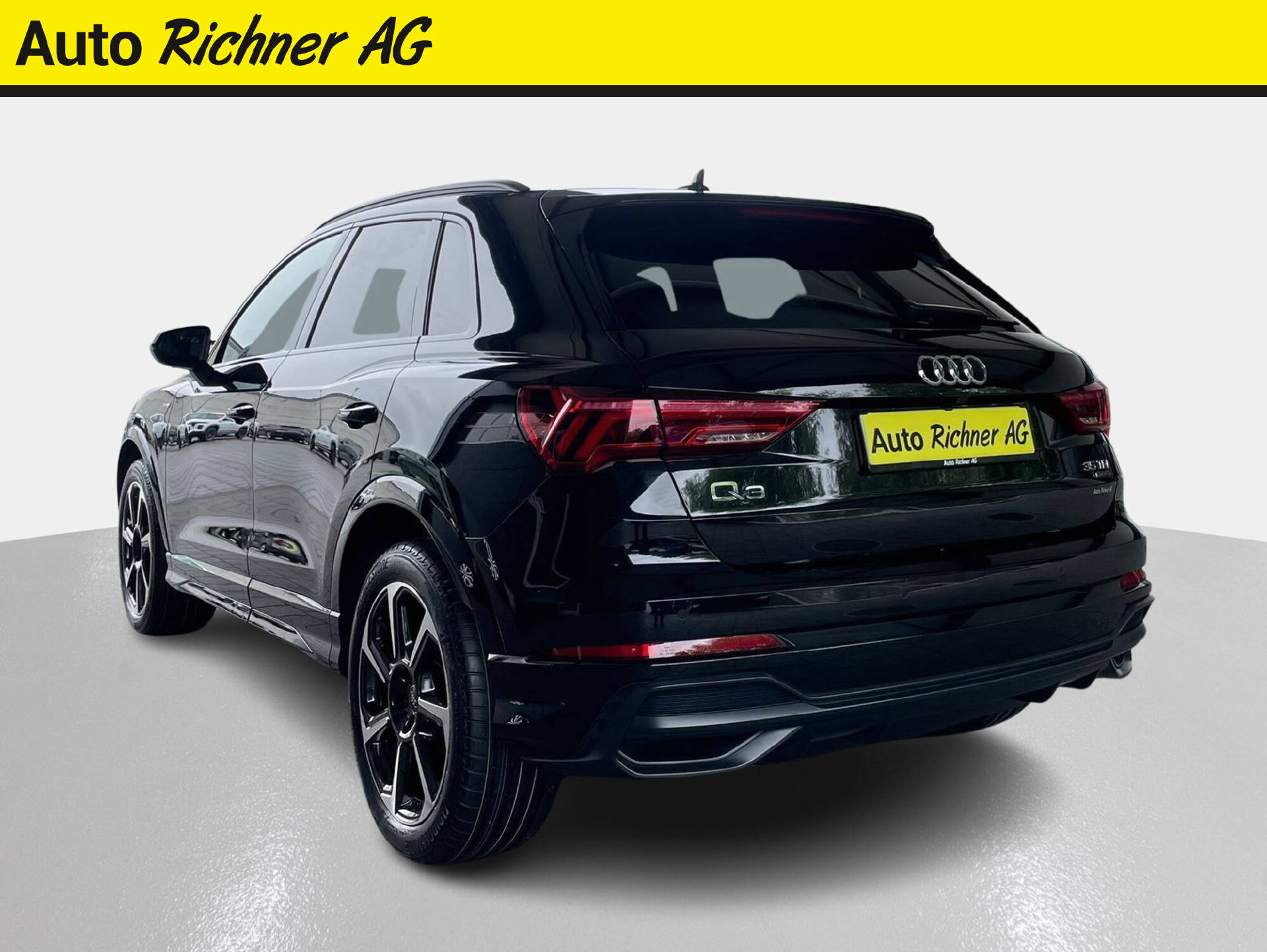 AUDI Q3 2.0 35 TDI S line quattro S-Tronic-image-4