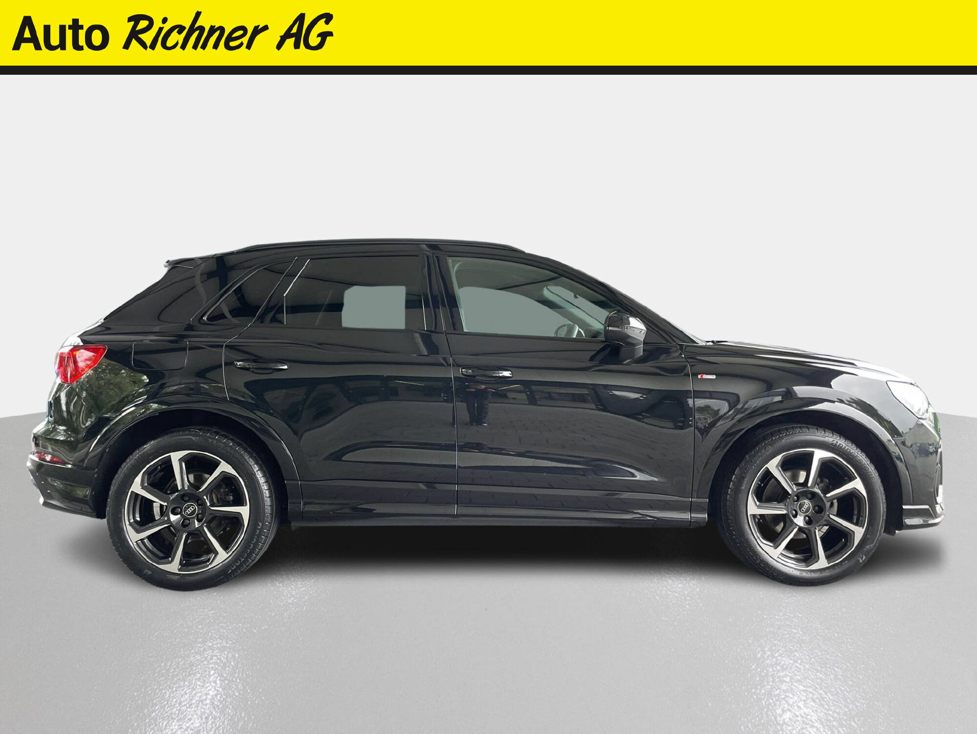AUDI Q3 2.0 35 TDI S line quattro S-Tronic-image-2