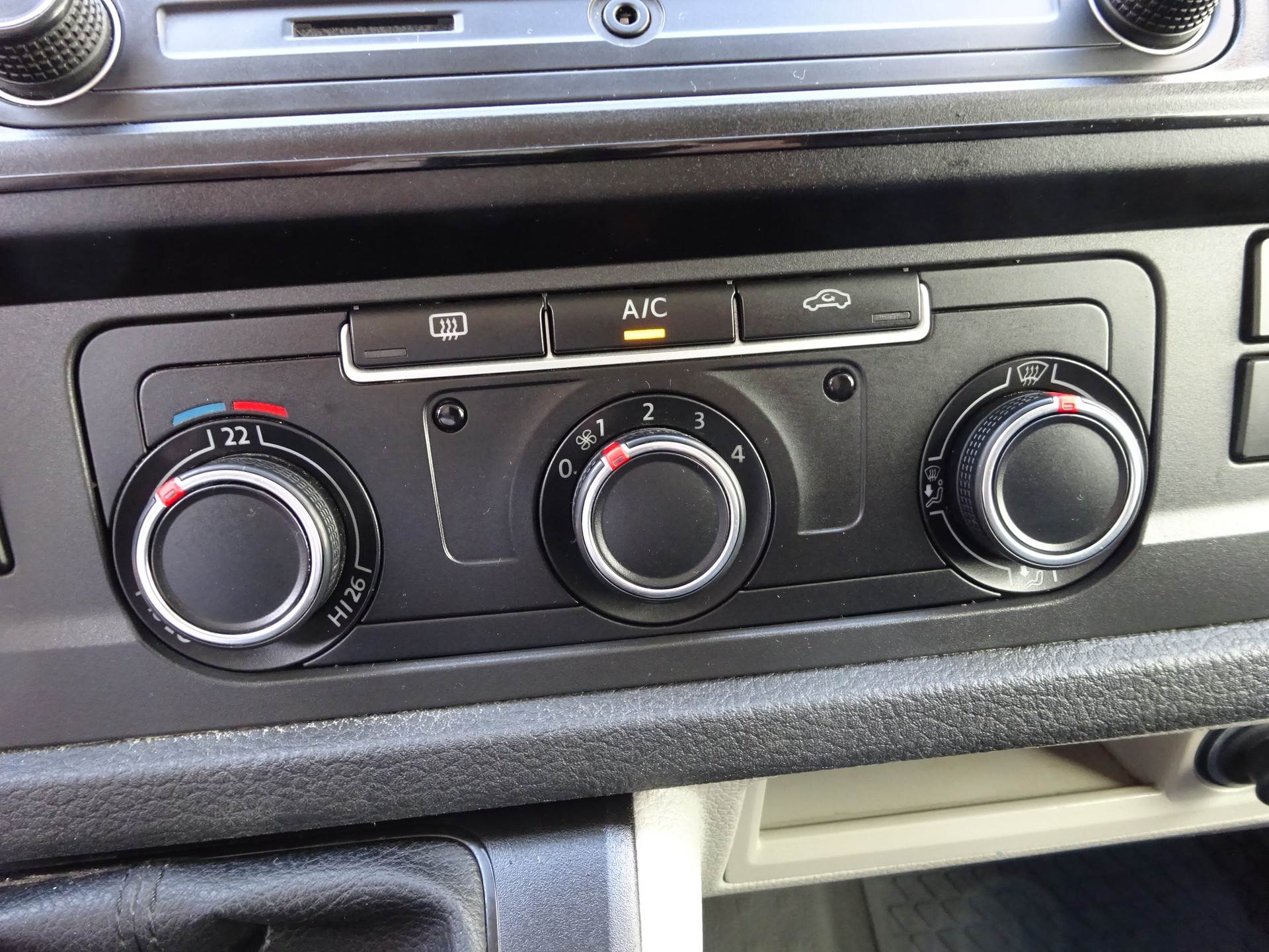 VW T6 2.0 TDI 4Motion-image-6