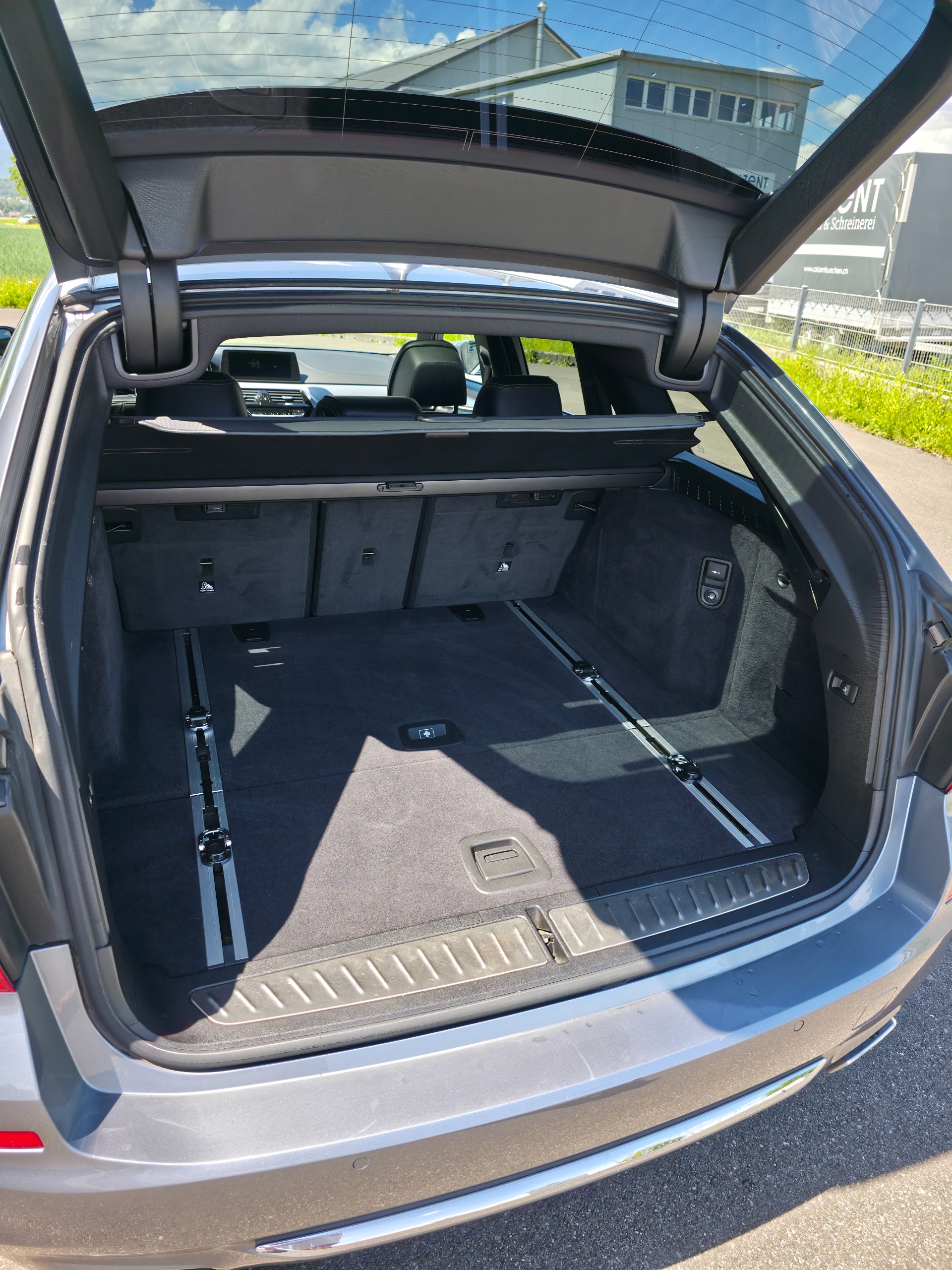 BMW BMW 540i xDrive Touring Luxury Line Steptronic-image-3