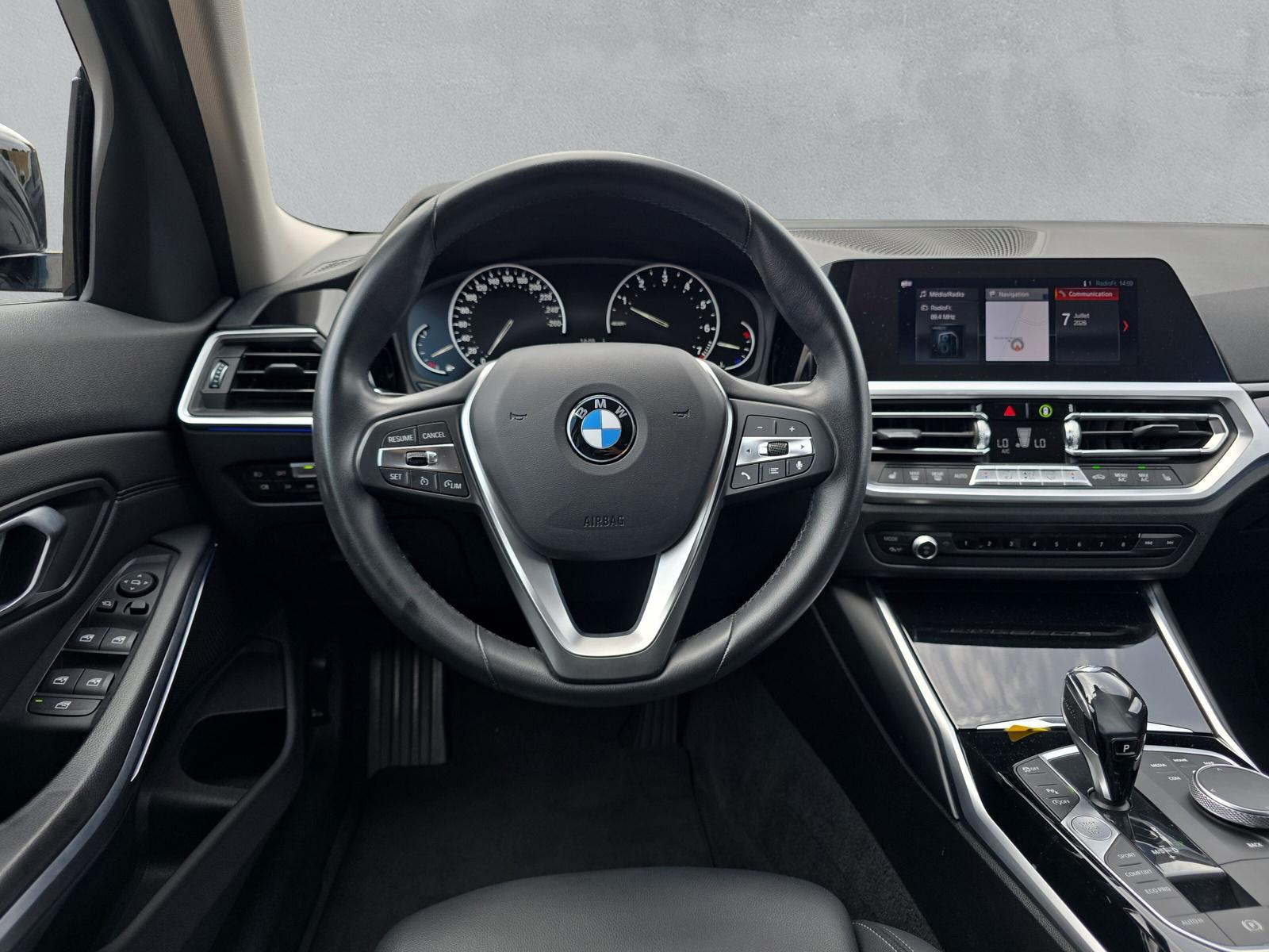 BMW 320i Sport Line G20-image-20