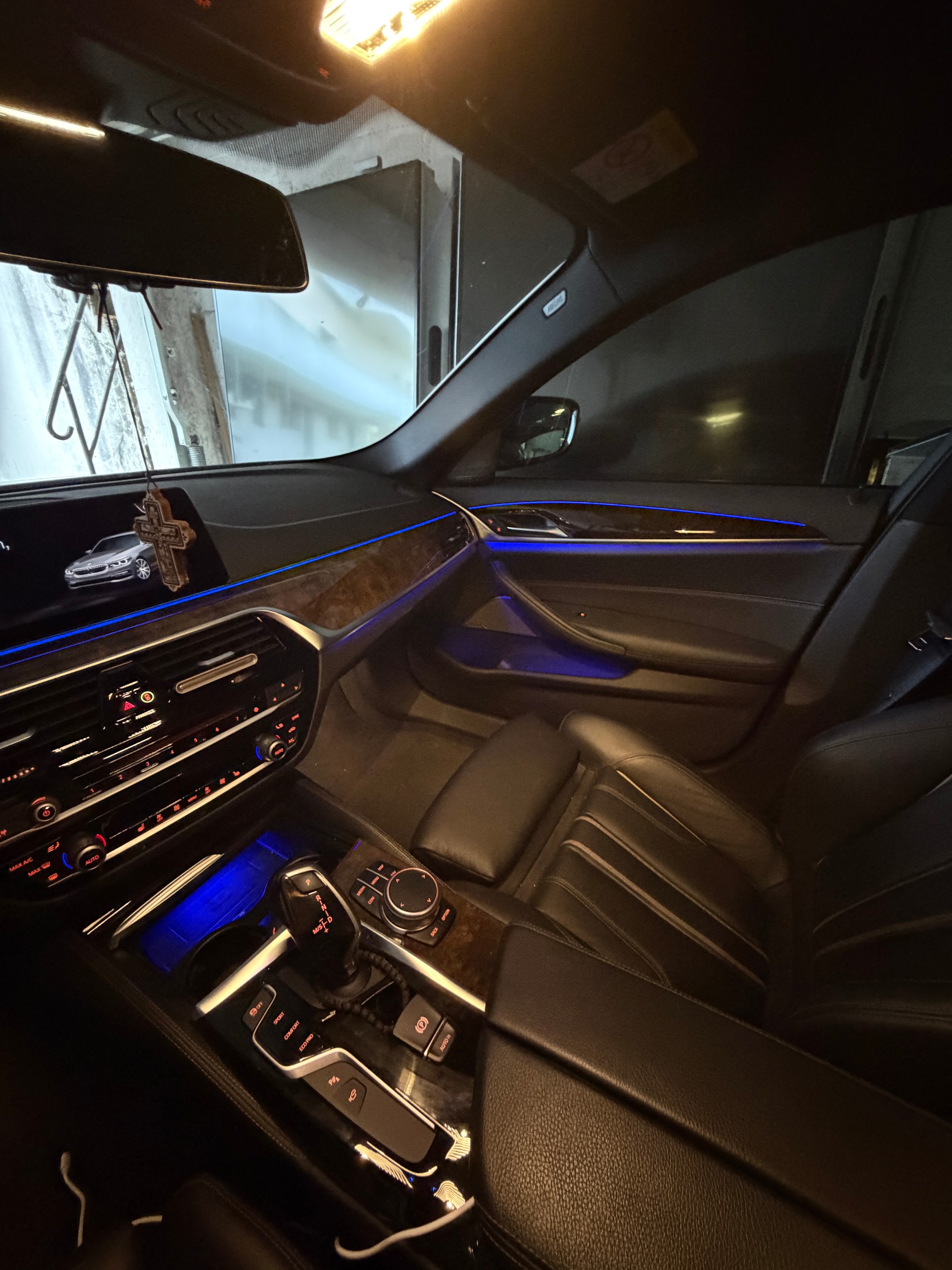 BMW 530i xDrive-image-3