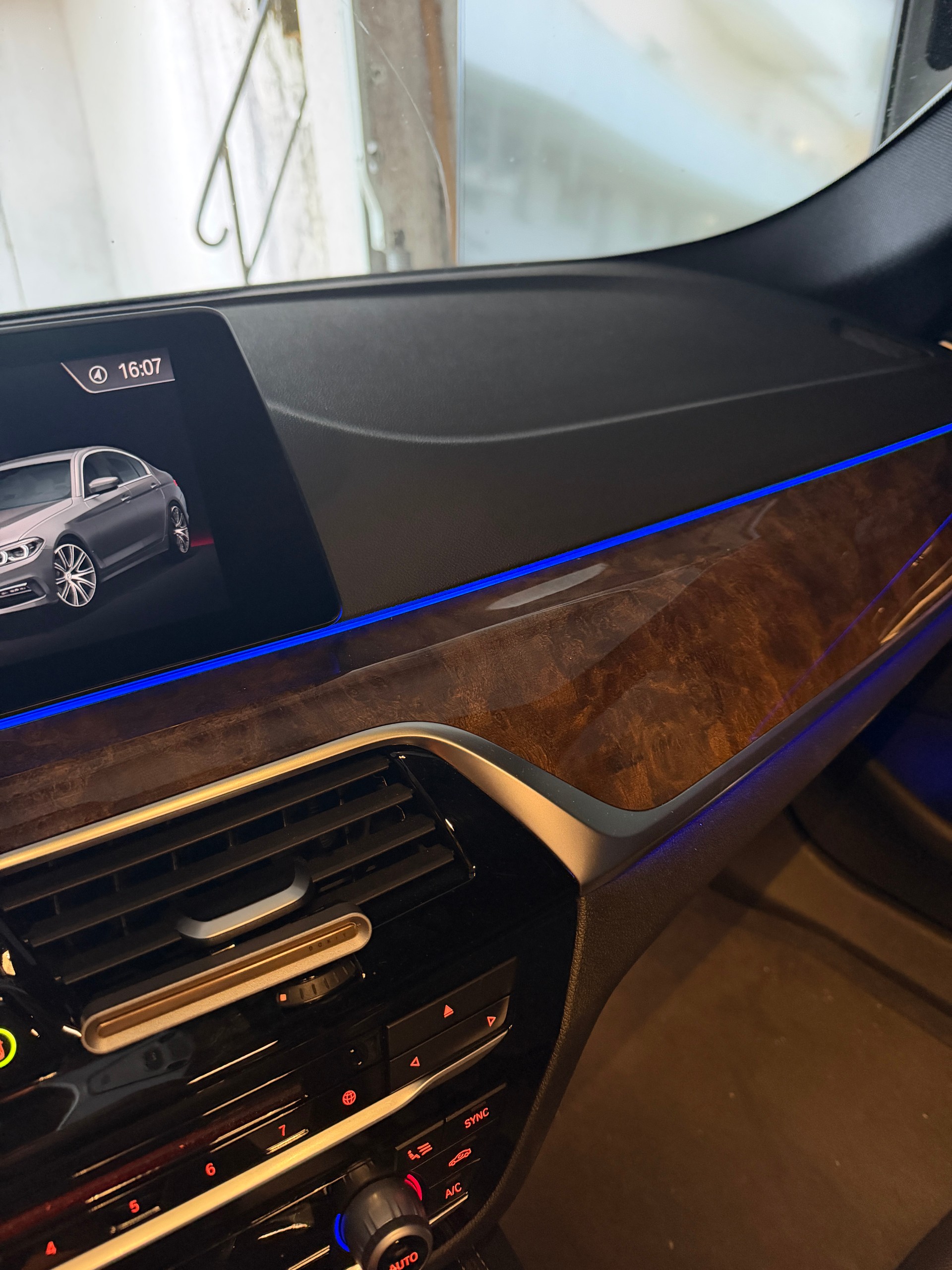 BMW 530i xDrive-image-4