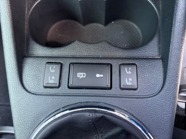 SKODA Fabia 1.2 TSI Ambiente-image-9