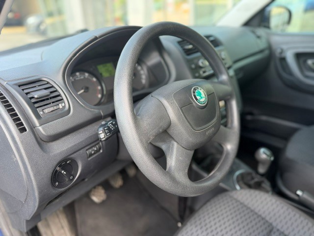 SKODA Fabia 1.2 TSI Ambiente-image-3