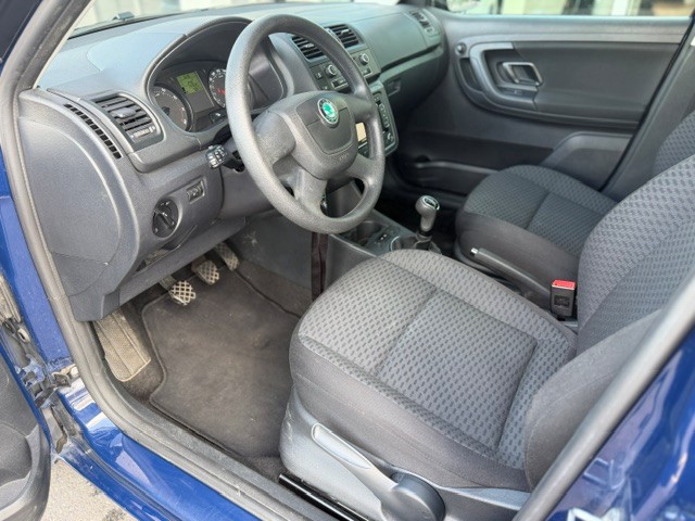 SKODA Fabia 1.2 TSI Ambiente-image-4