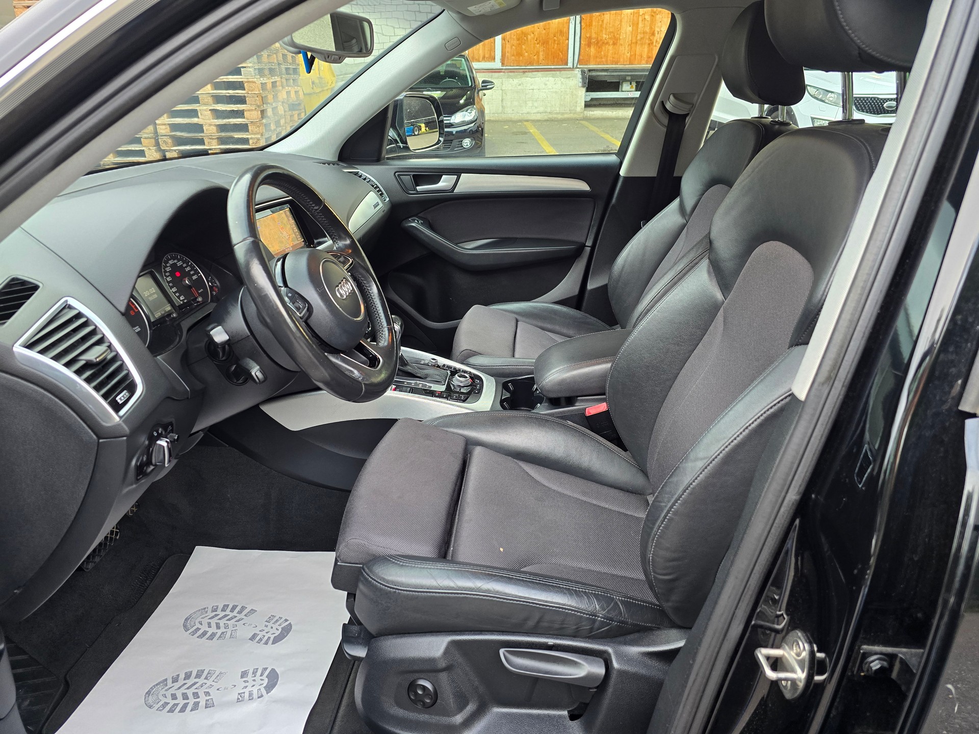 AUDI Q5 2.0 TDI quattro S-tronic-image-9