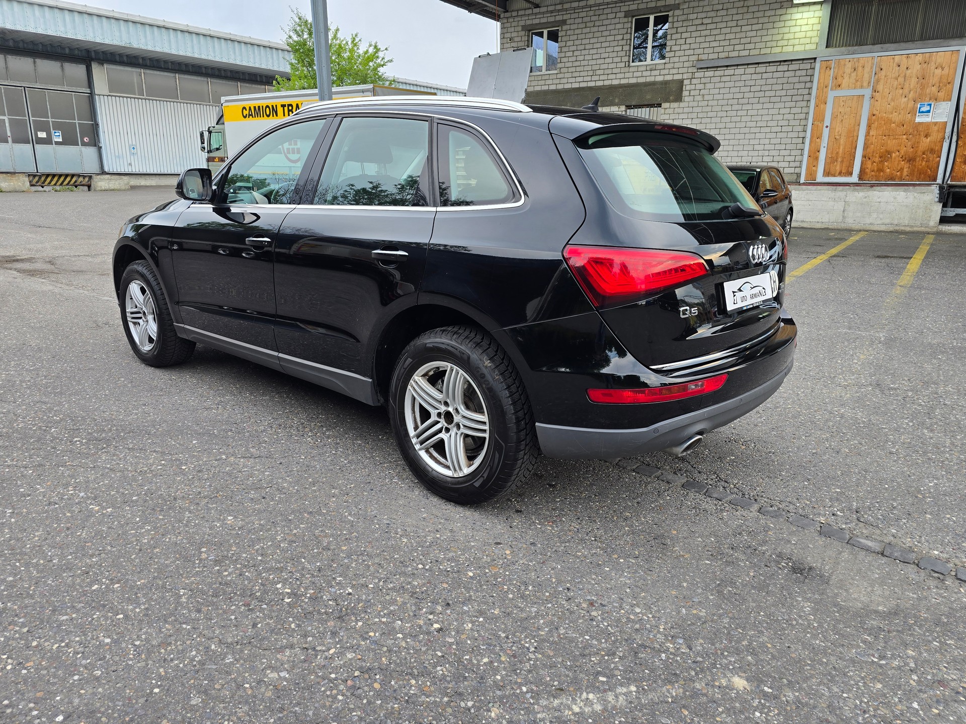 AUDI Q5 2.0 TDI quattro S-tronic-image-5