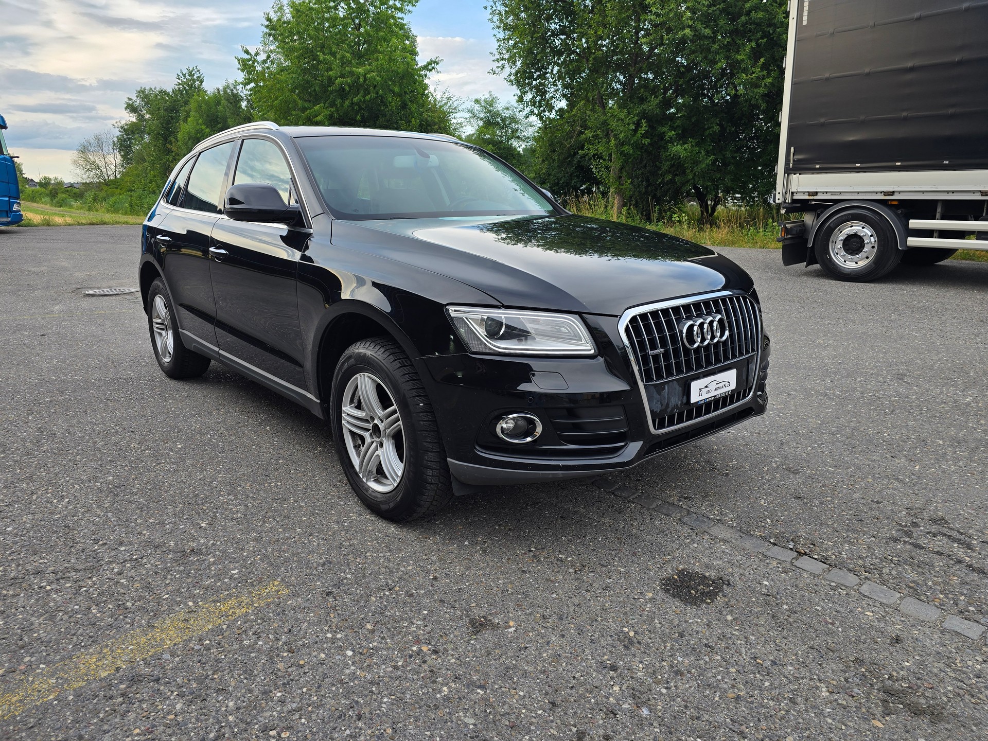 AUDI Q5 2.0 TDI quattro S-tronic-image-1
