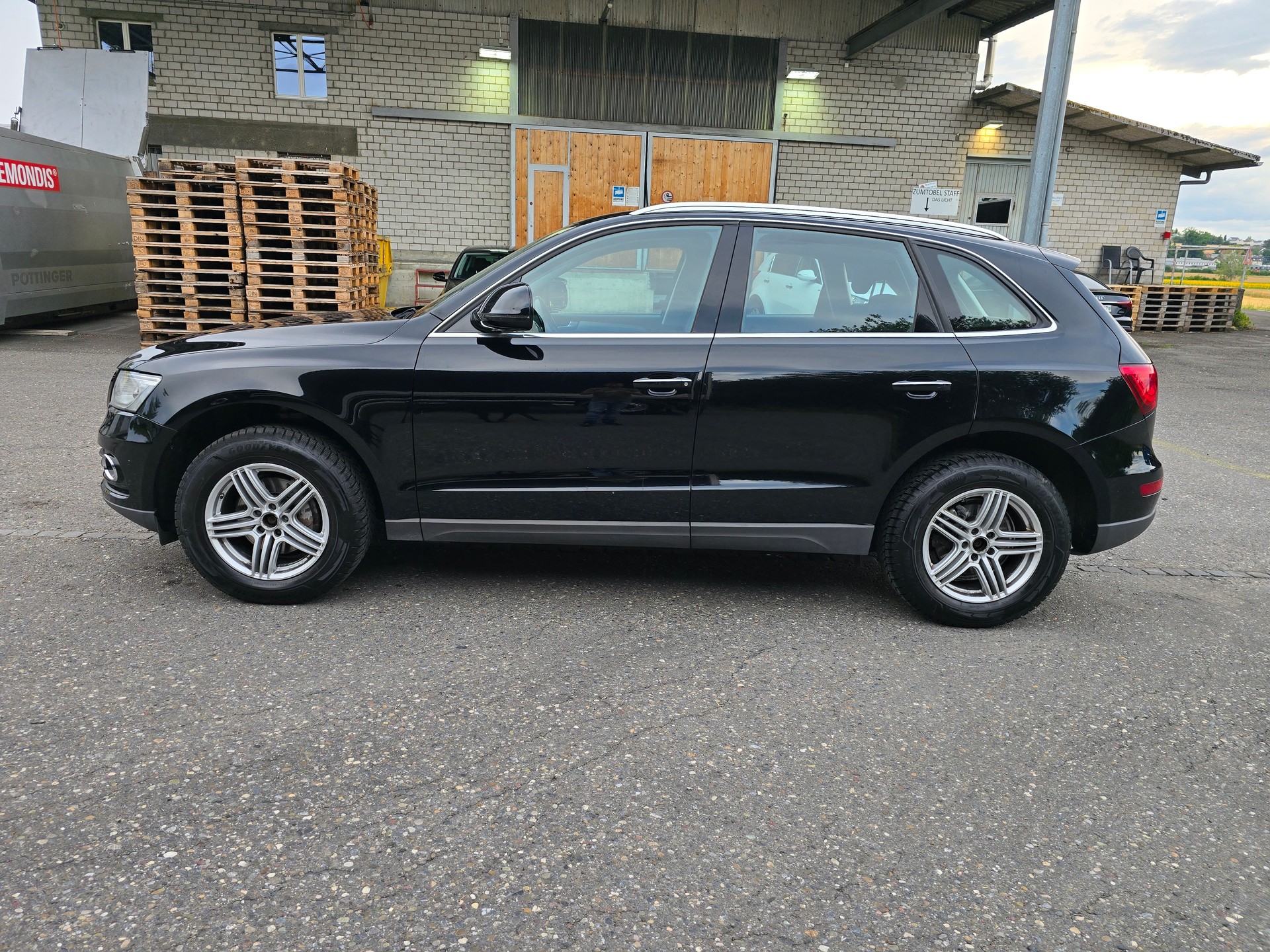 AUDI Q5 2.0 TDI quattro S-tronic-image-8