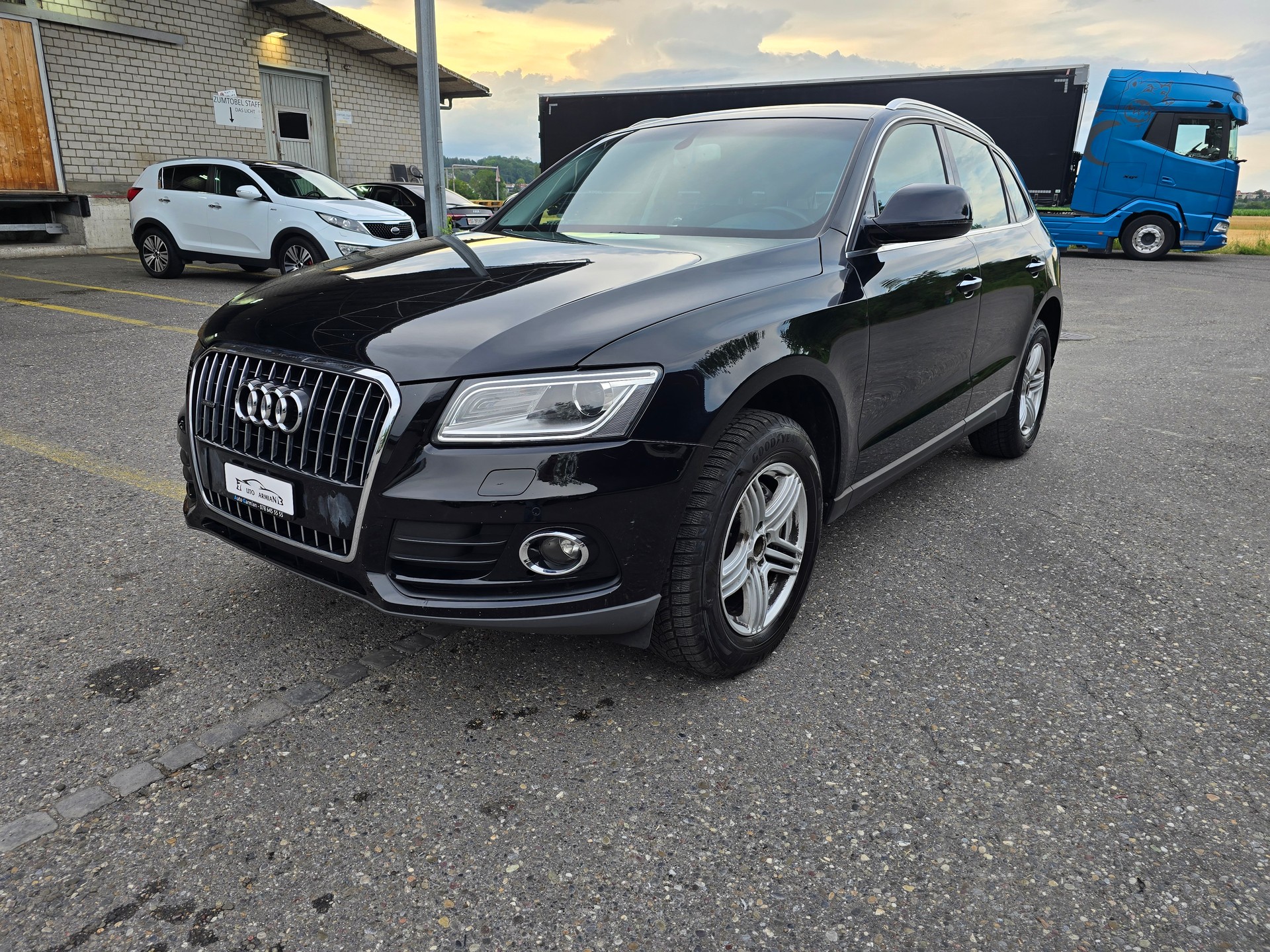 AUDI Q5 2.0 TDI quattro S-tronic-image-2