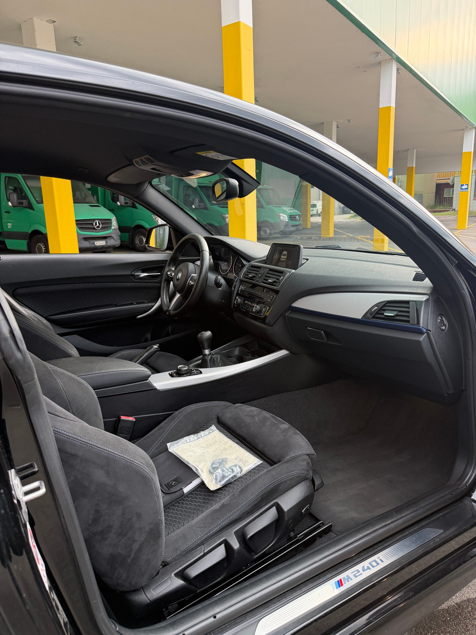 BMW M240i-image-10
