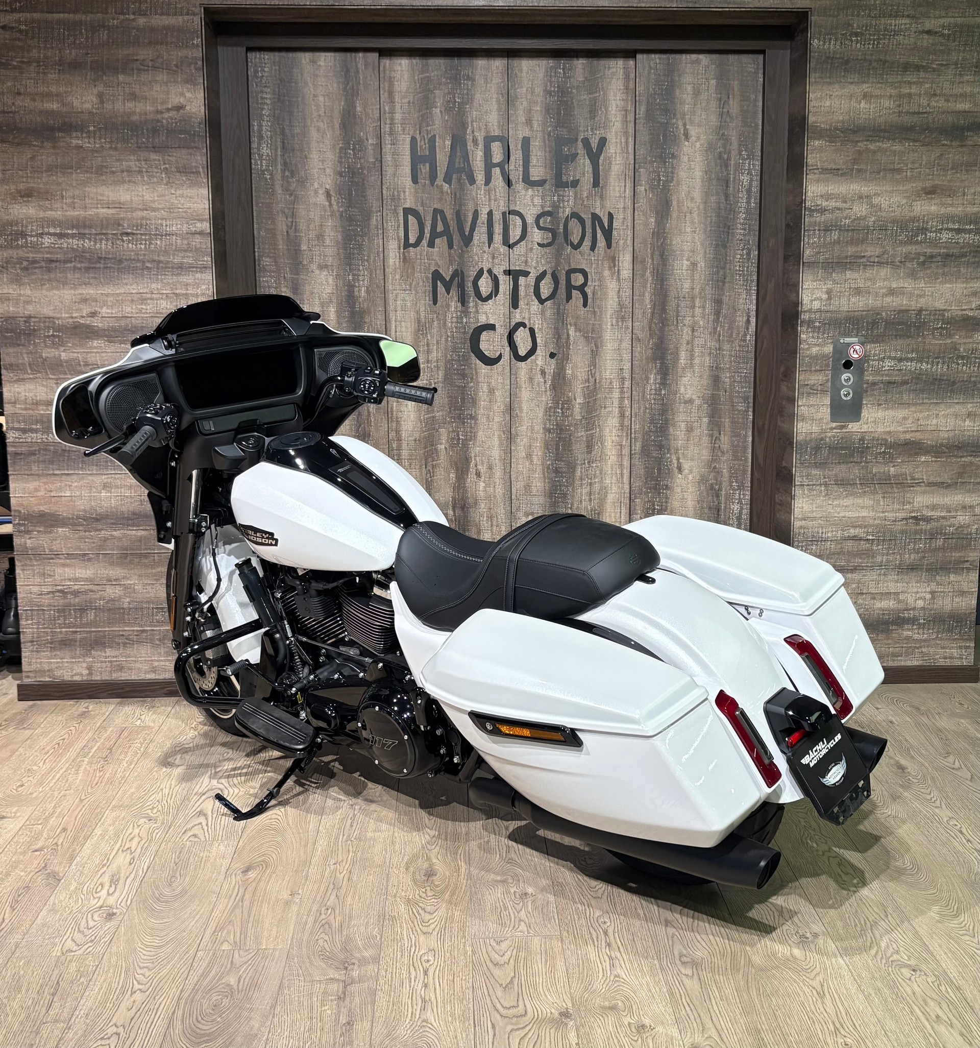 HARLEY-DAVIDSON FLHX Street Glide Black Finish 117-image-4