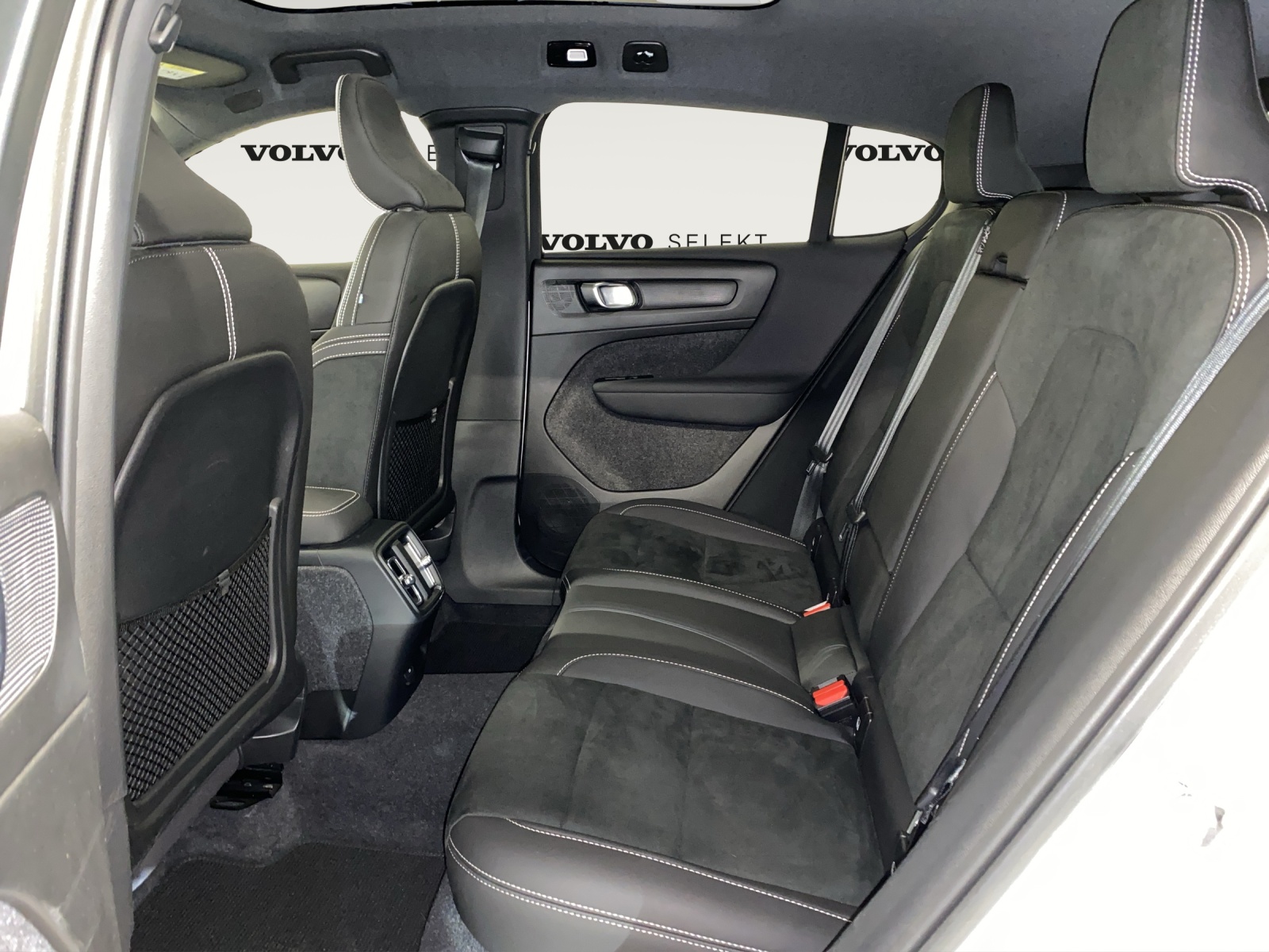 VOLVO C40 P8 Twin Recharge AWD-image-12