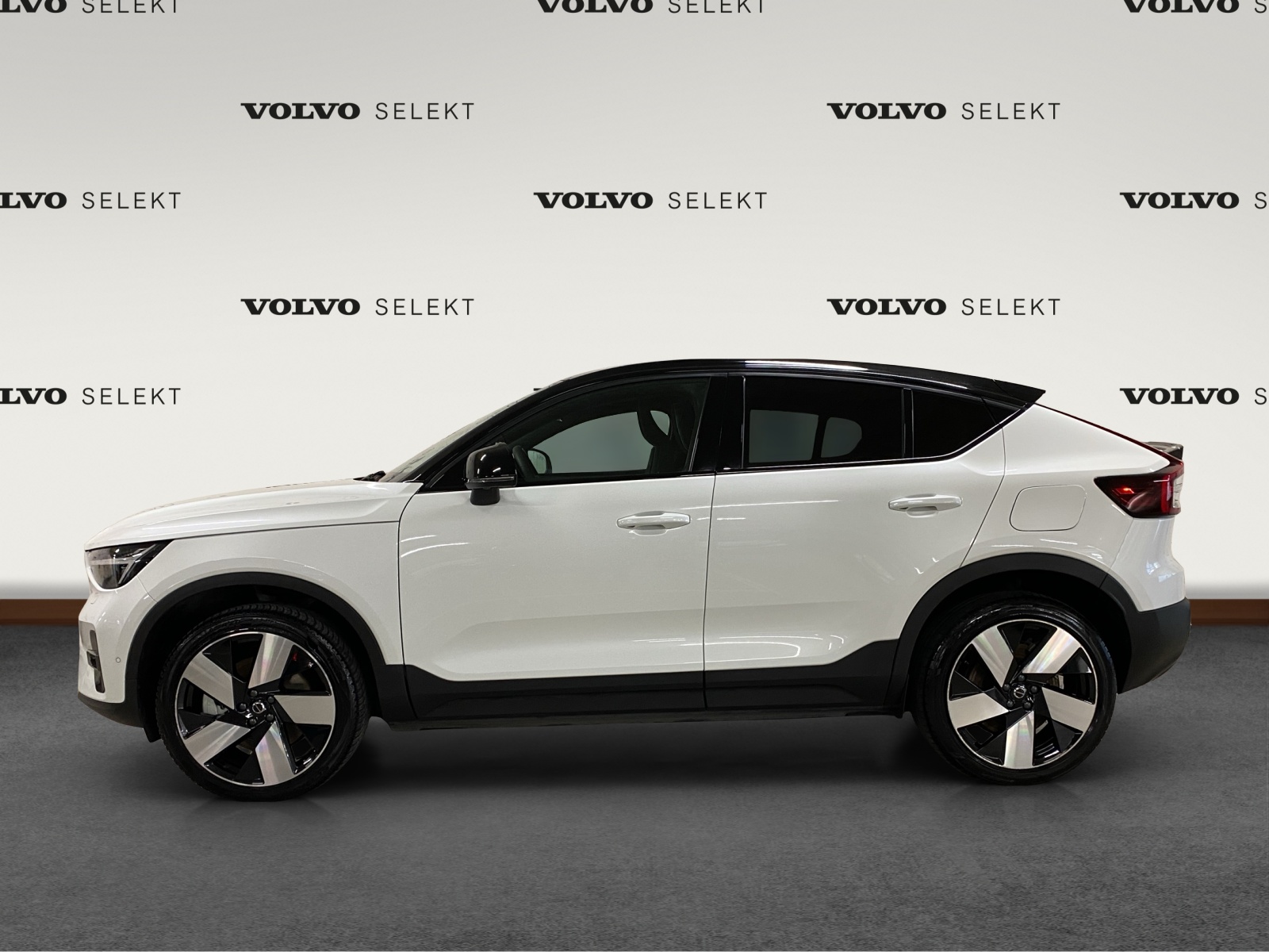 VOLVO C40 P8 Twin Recharge AWD-showroom-element-1