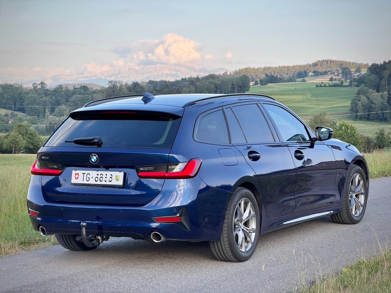 BMW 320d xDrive-image-1