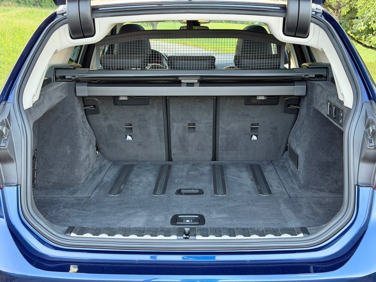 BMW 320d xDrive-image-5