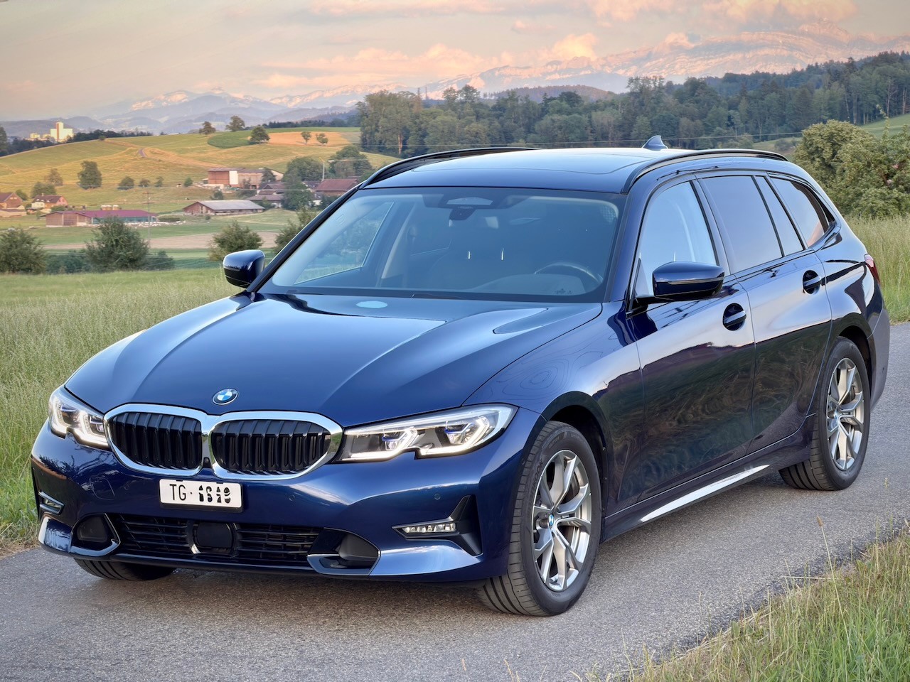BMW 320d xDrive-image-2