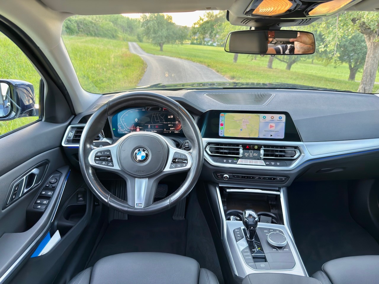 BMW 320d xDrive-image-4