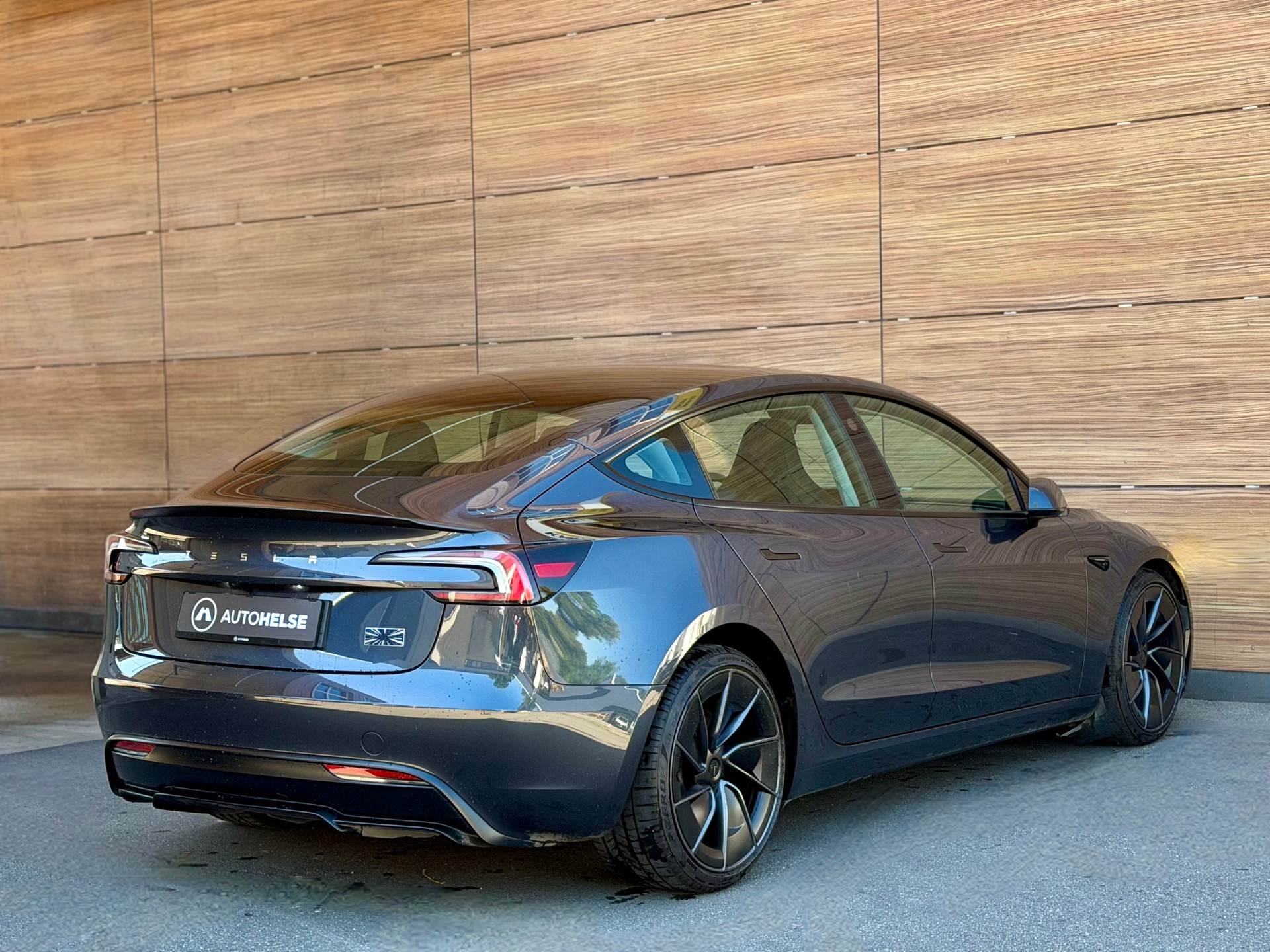 TESLA Model 3 Dual Motor Performance AWD-image-5