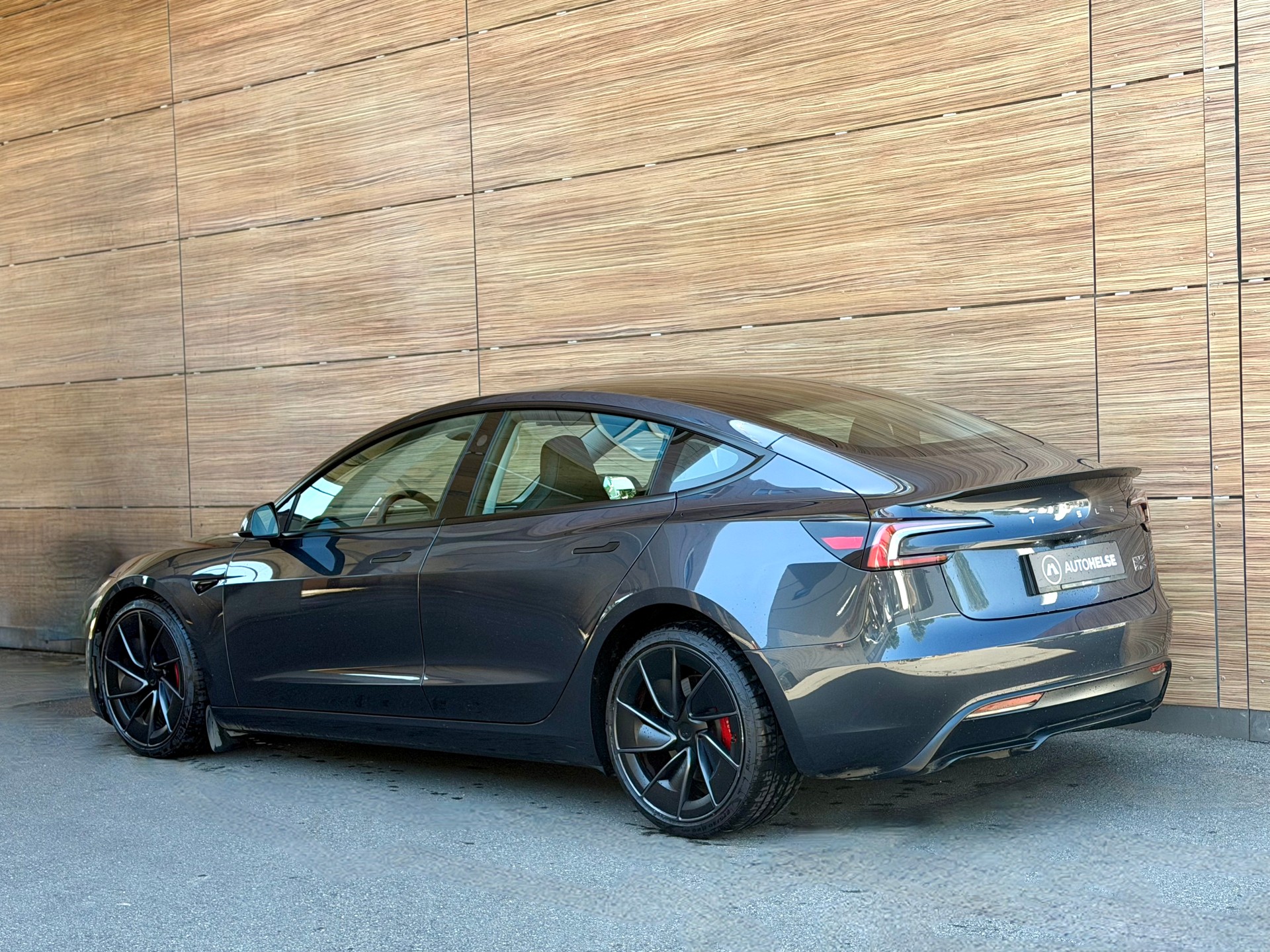 TESLA Model 3 Dual Motor Performance AWD-image-4