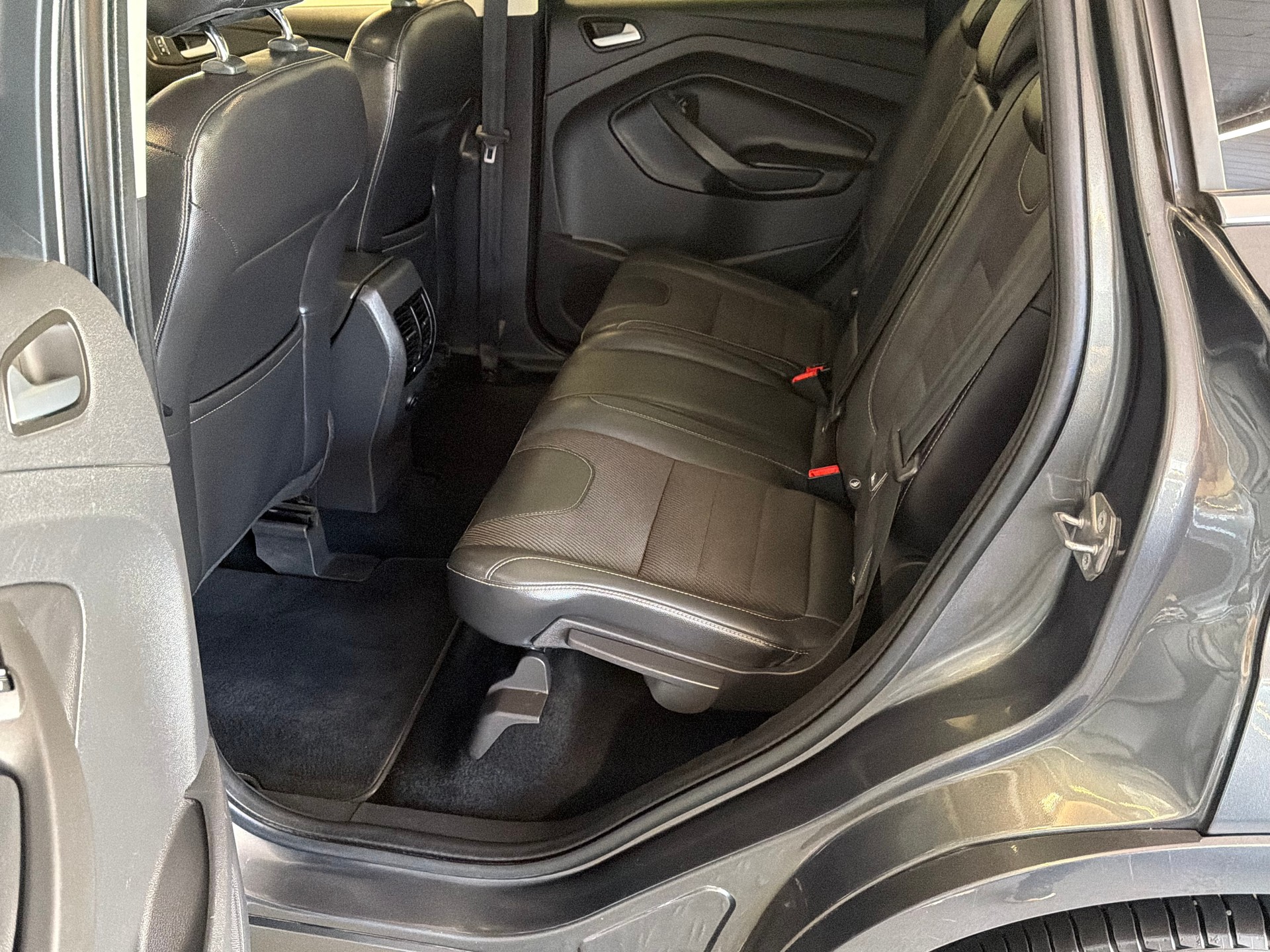 FORD Kuga 2.0 TDCi Titanium S 4WD PowerShift-image-13