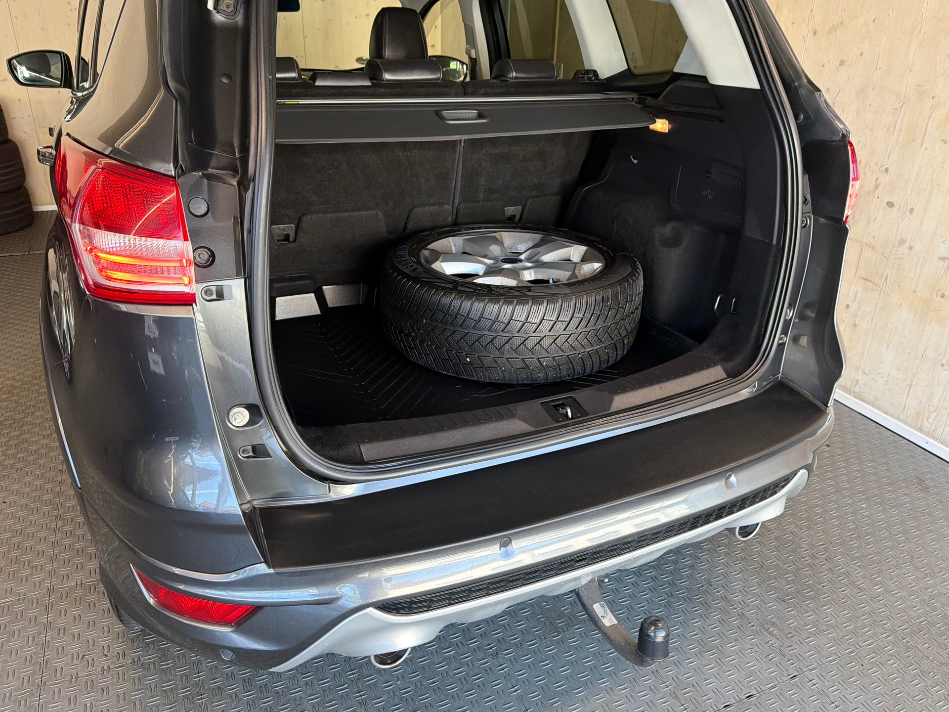 FORD Kuga 2.0 TDCi Titanium S 4WD PowerShift-image-14