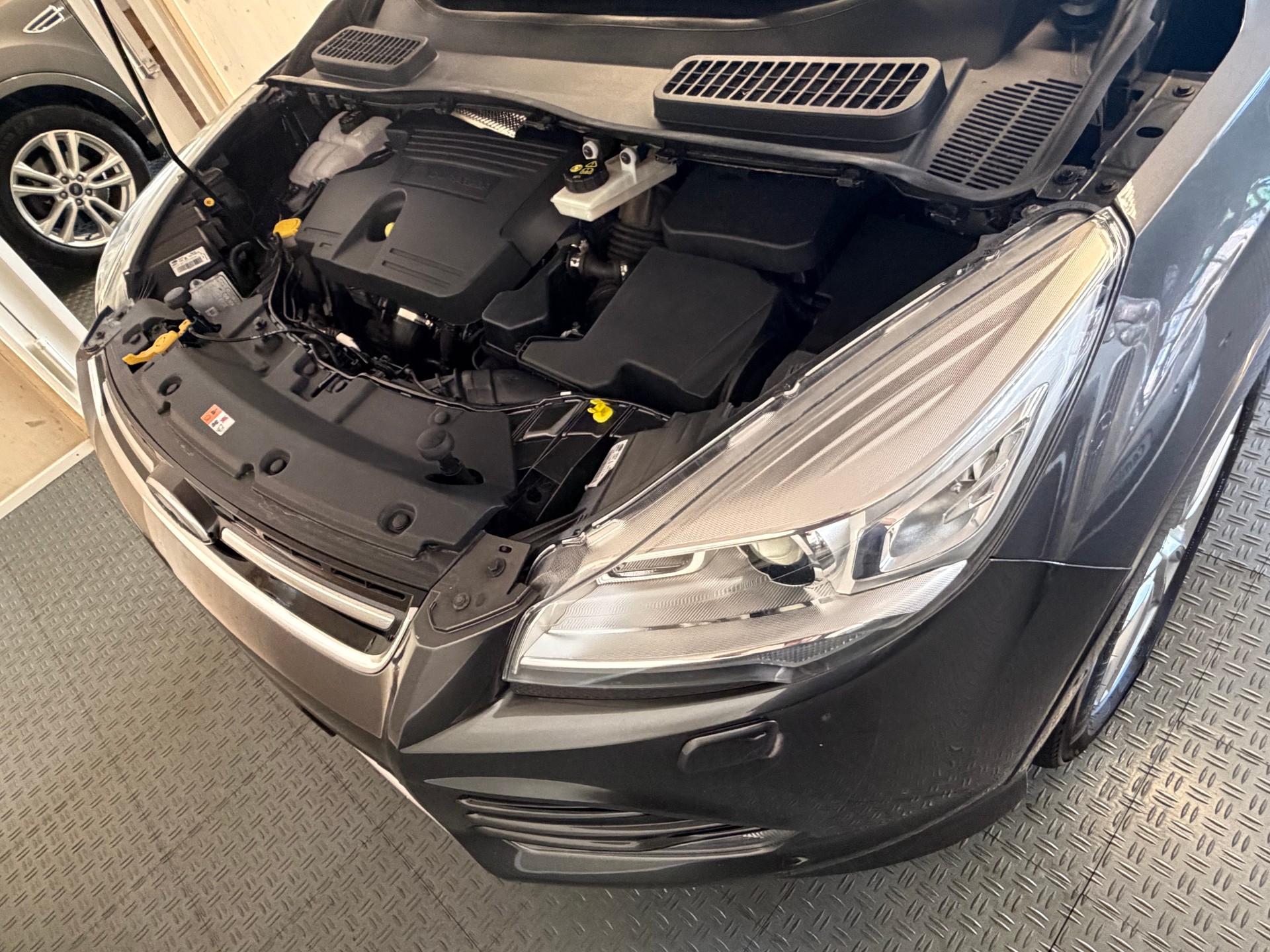 FORD Kuga 2.0 TDCi Titanium S 4WD PowerShift-image-15